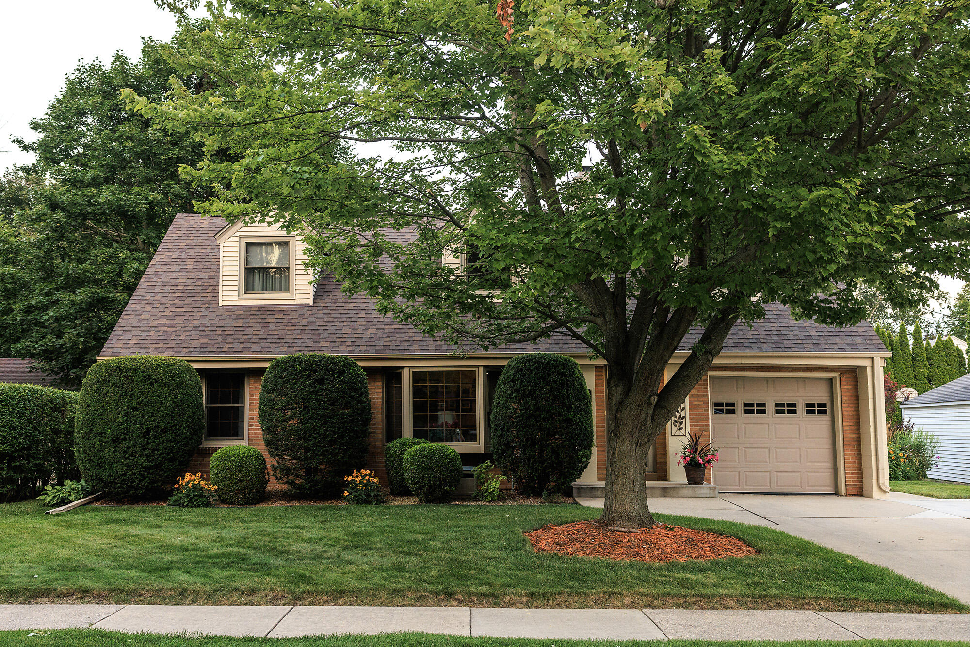 305 Fairview Ave
