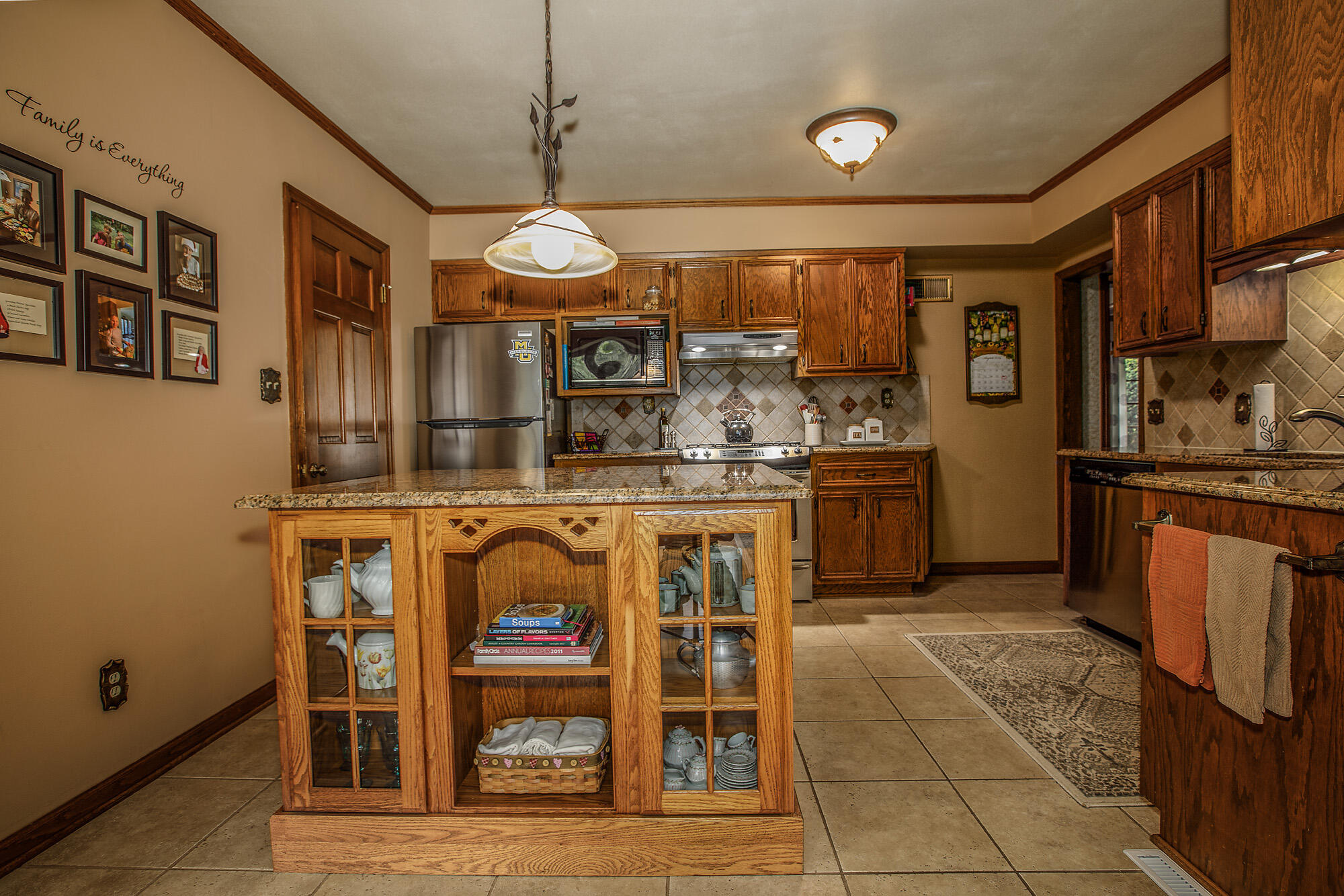 305 Fairview Ave