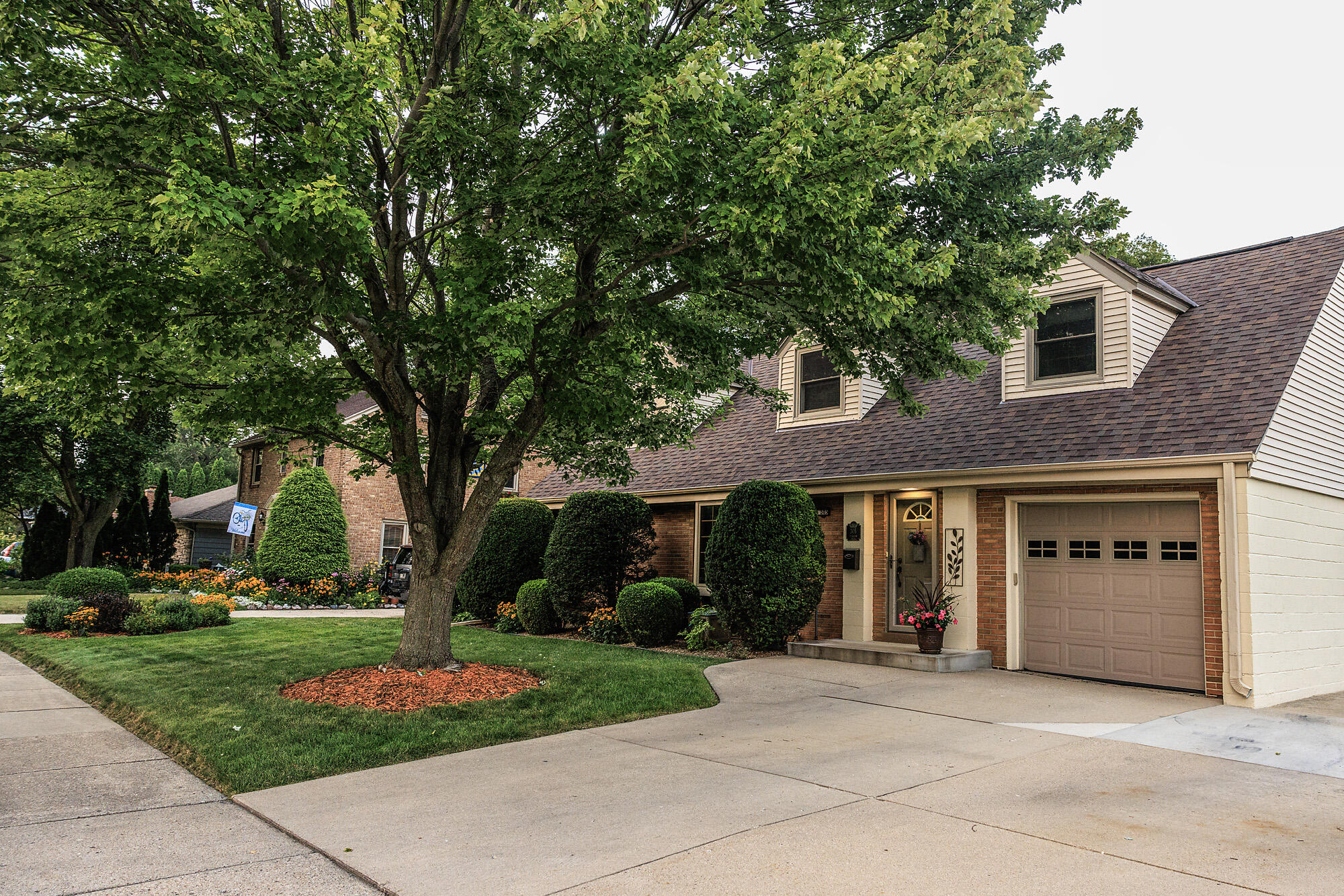 305 Fairview Ave