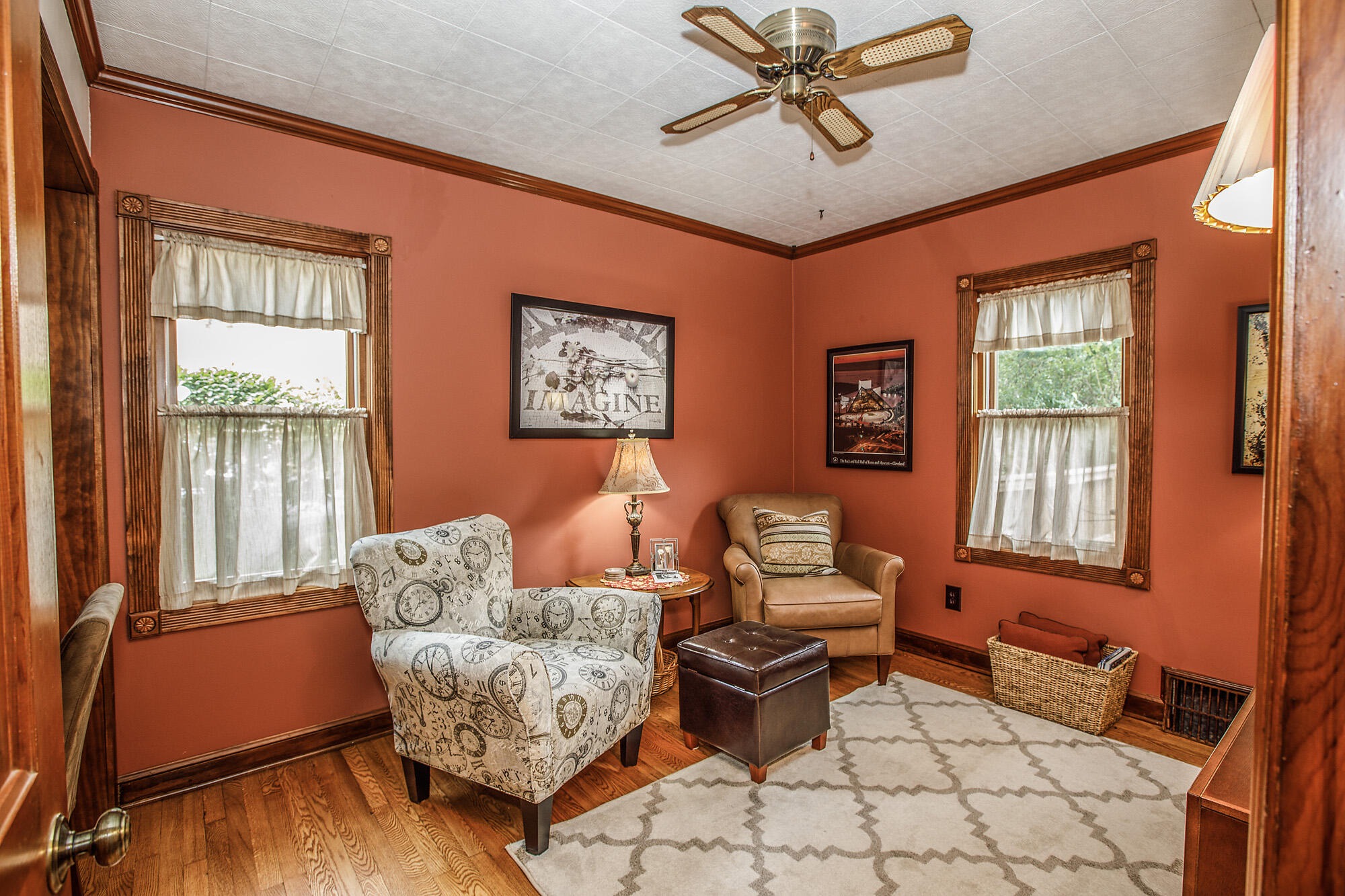 305 Fairview Ave