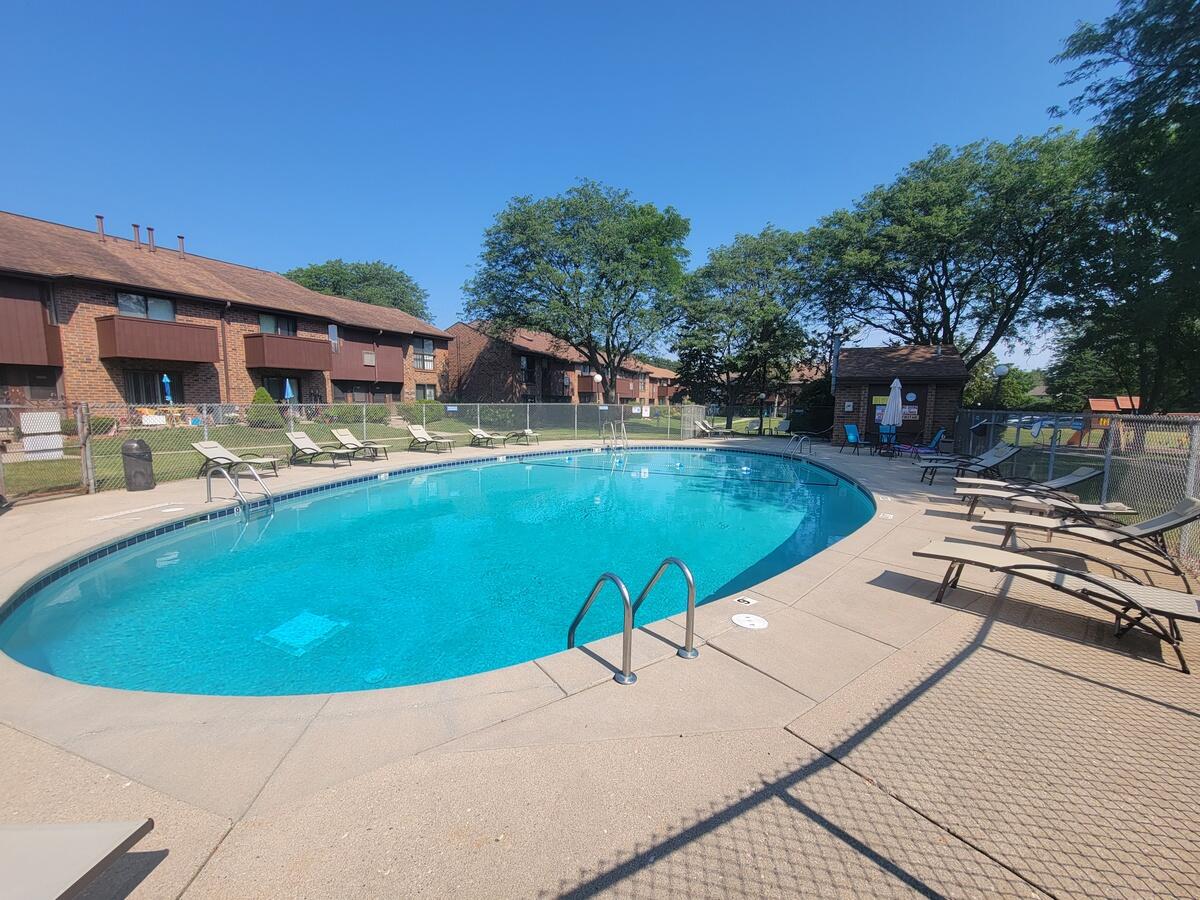 9022 N Park Plaza Ct