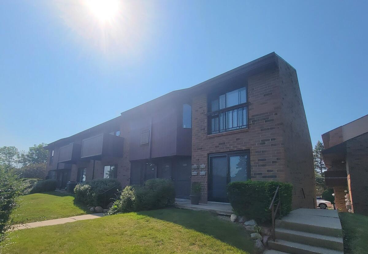 9022 N Park Plaza Ct