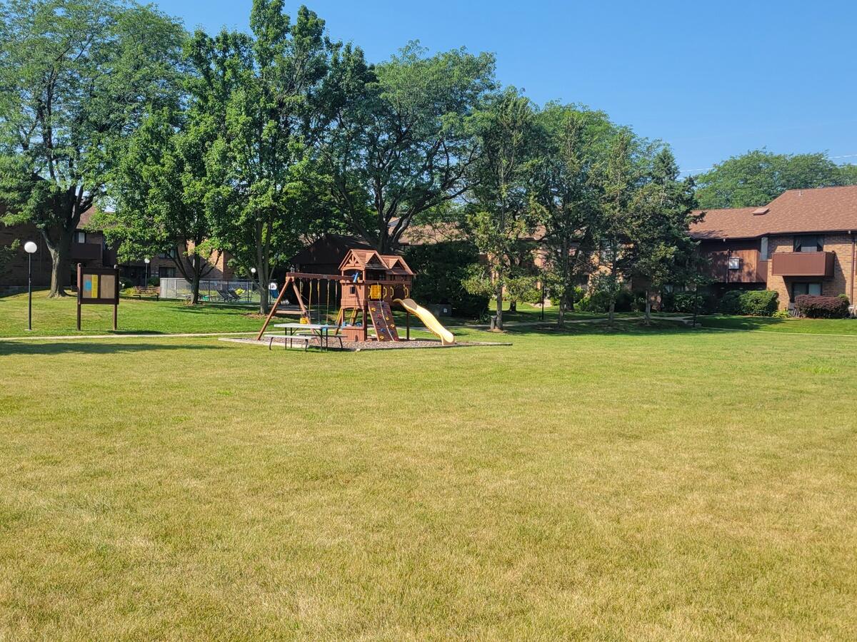 9022 N Park Plaza Ct