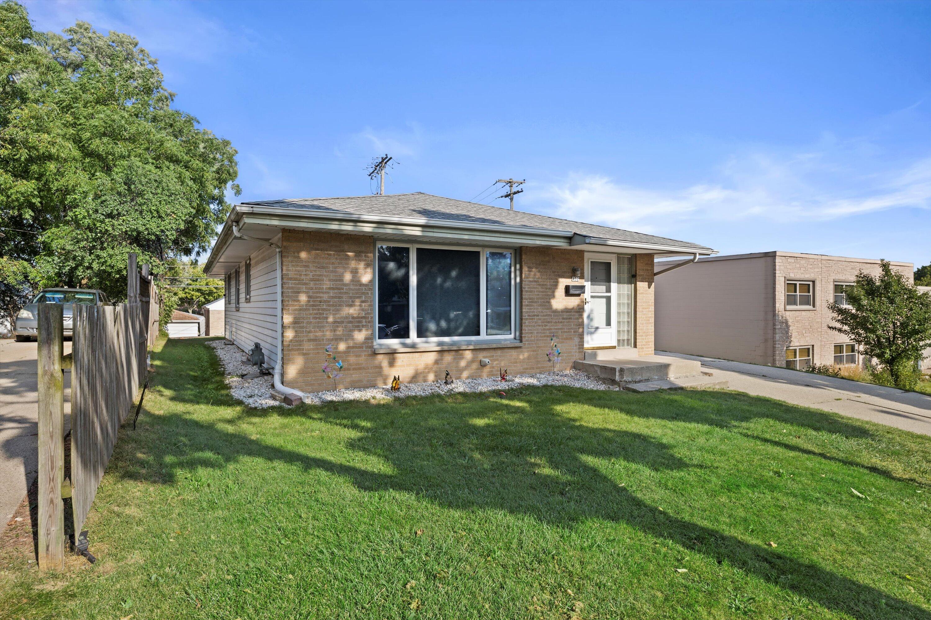 432 S 92nd Sts