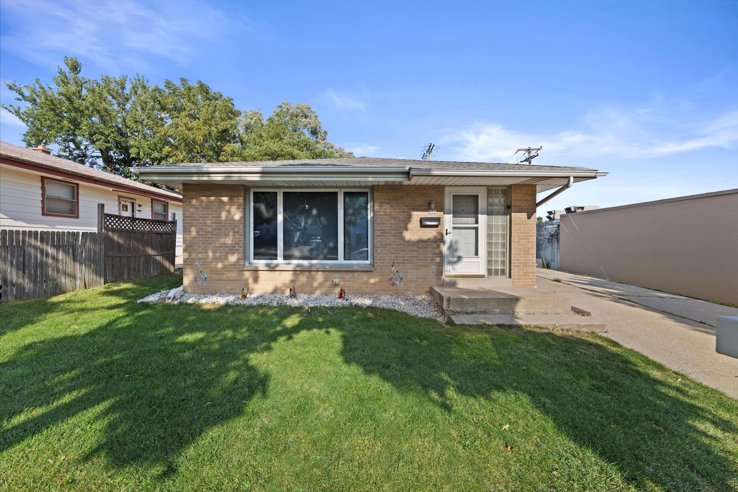 432 S 92nd Sts