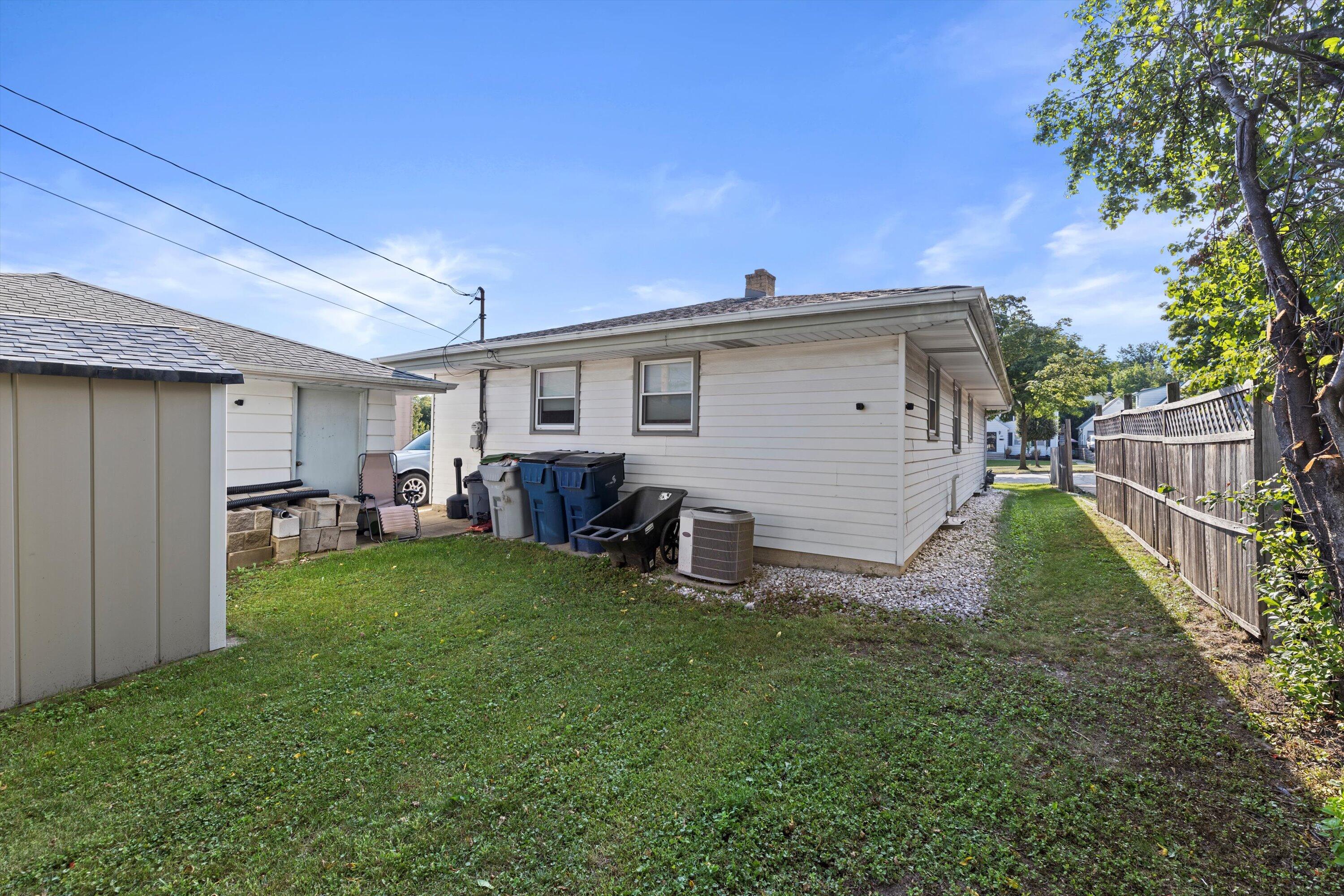 432 S 92nd Sts