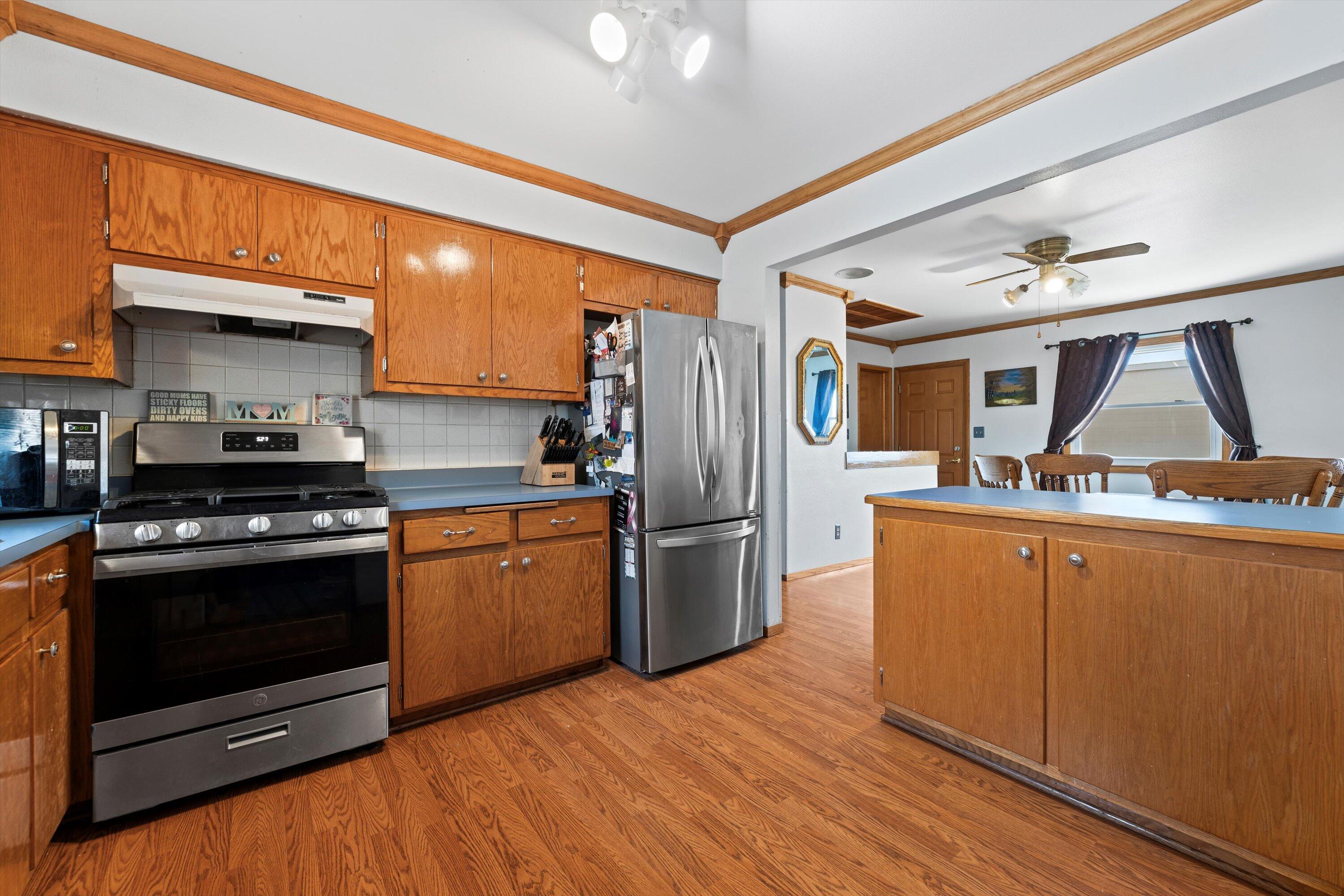 432 S 92nd Sts