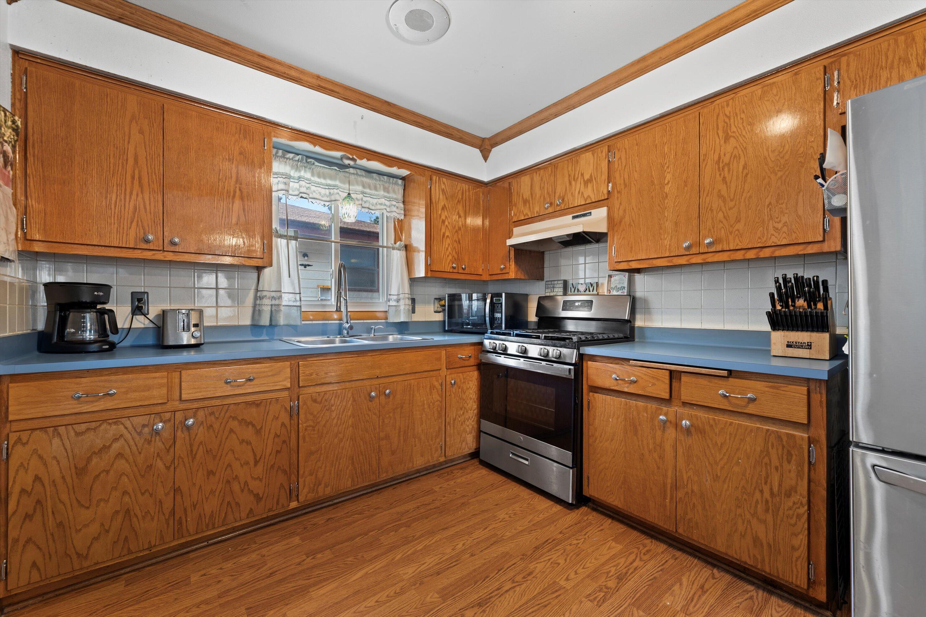 432 S 92nd Sts