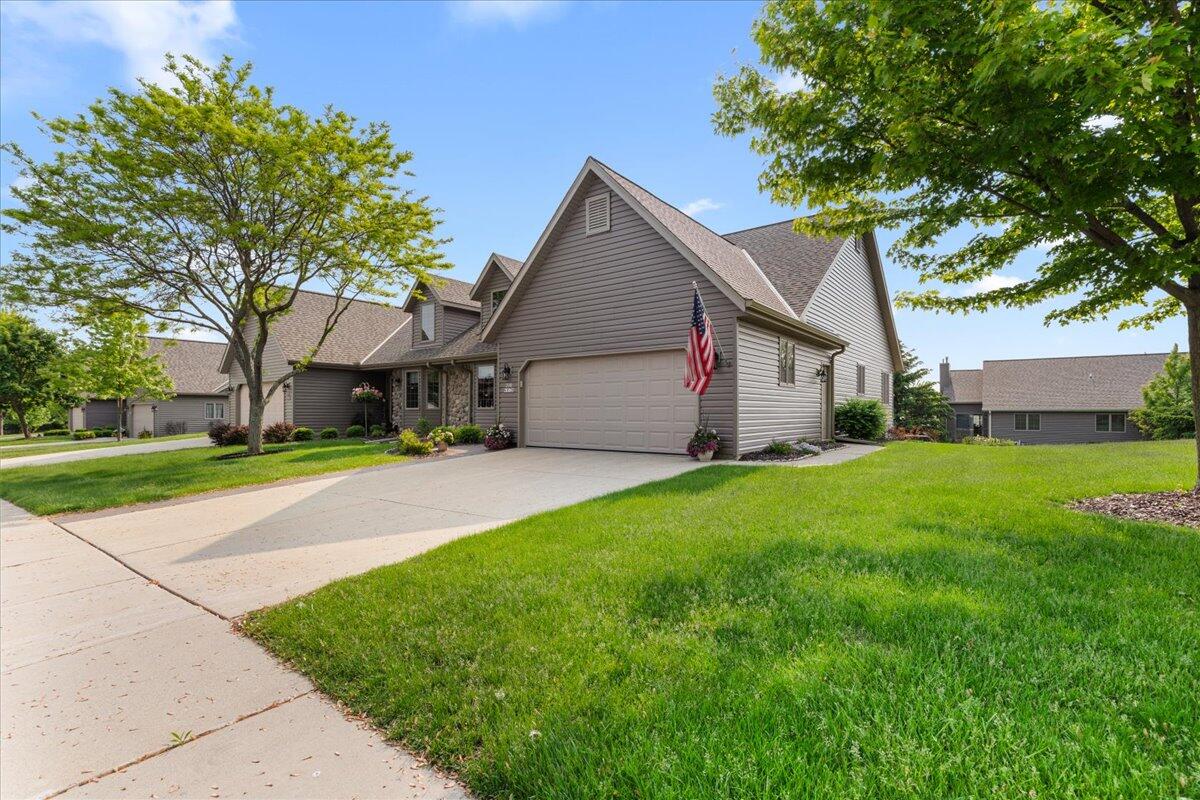 W203N16129 Pin Oak Cir