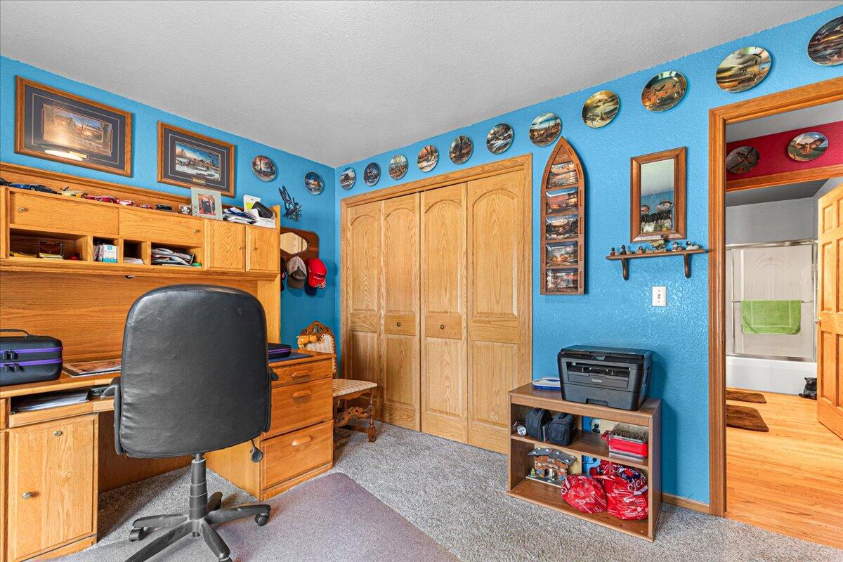 W203N16129 Pin Oak Cir