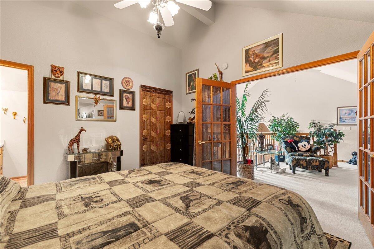 W203N16129 Pin Oak Cir