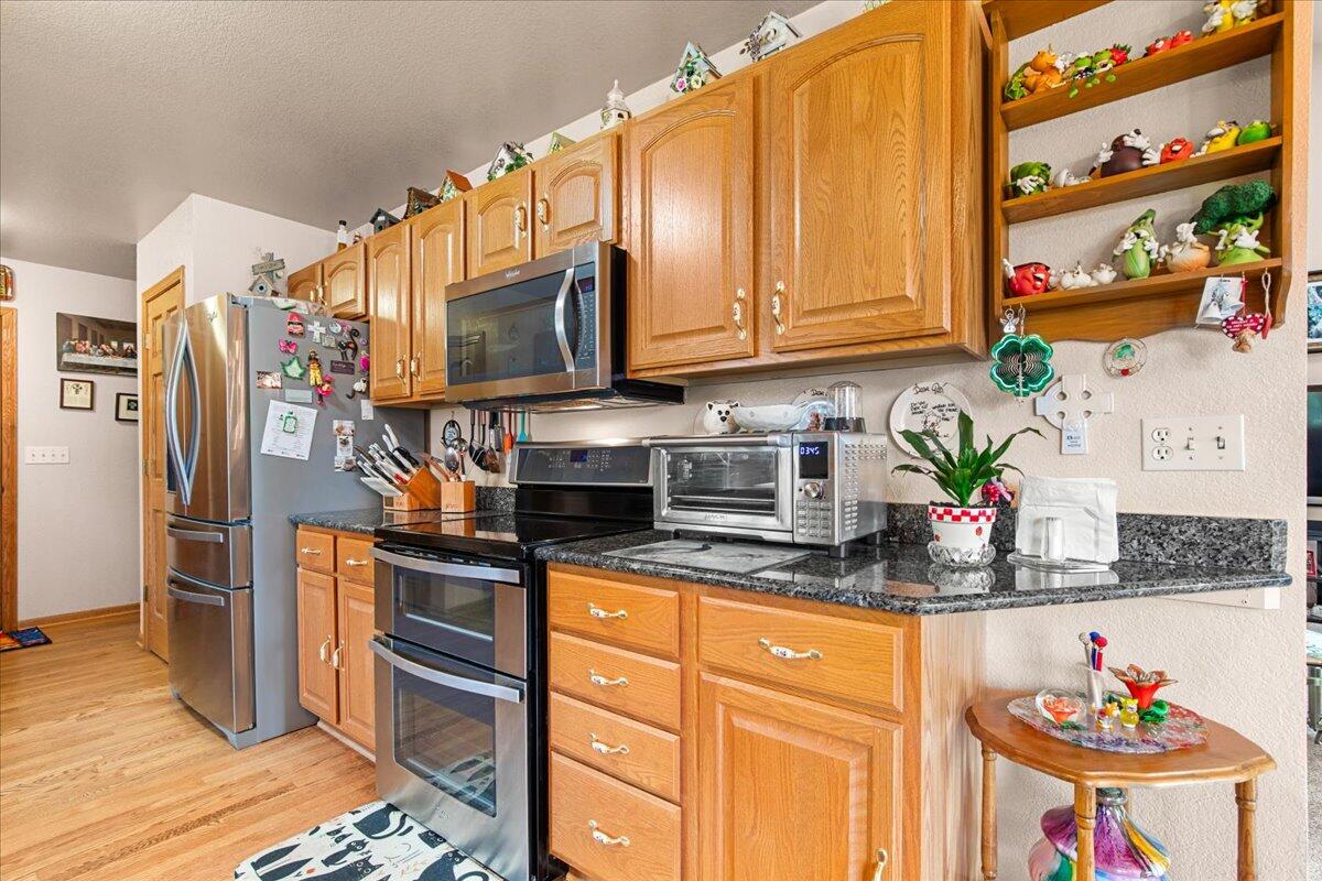 W203N16129 Pin Oak Cir