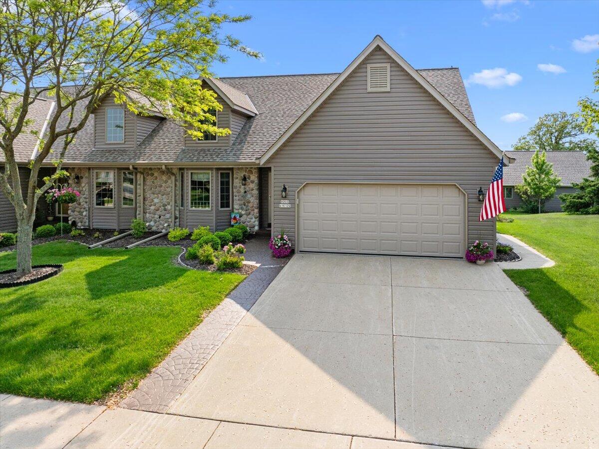 W203N16129 Pin Oak Cir