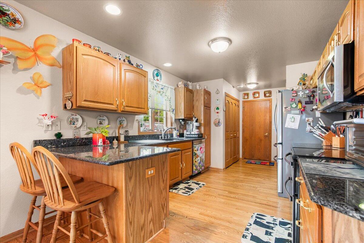 W203N16129 Pin Oak Cir
