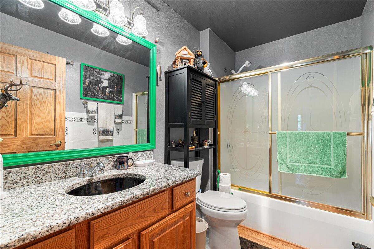 W203N16129 Pin Oak Cir