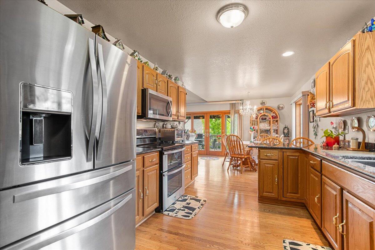 W203N16129 Pin Oak Cir