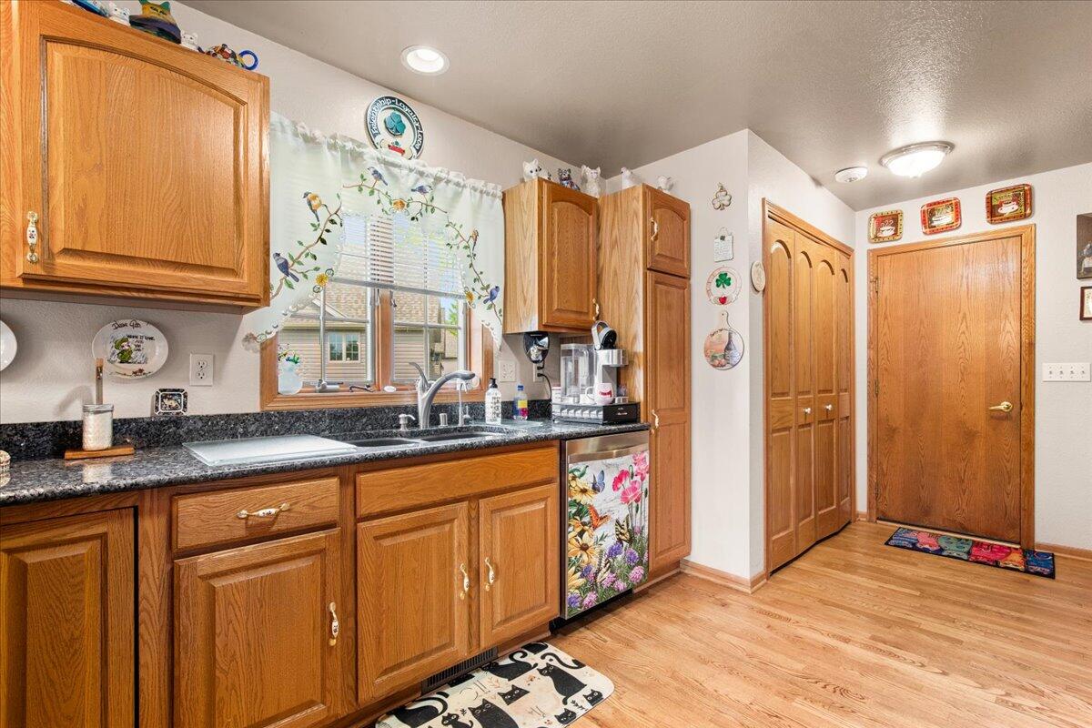 W203N16129 Pin Oak Cir