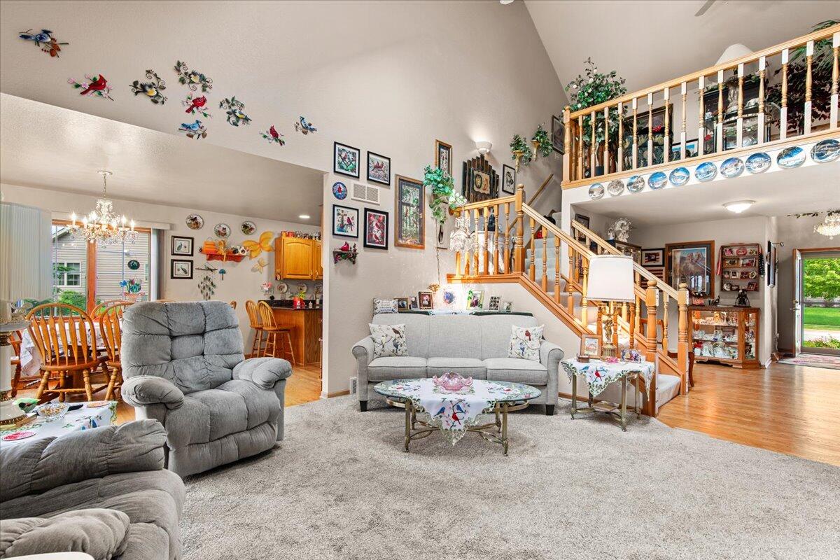 W203N16129 Pin Oak Cir