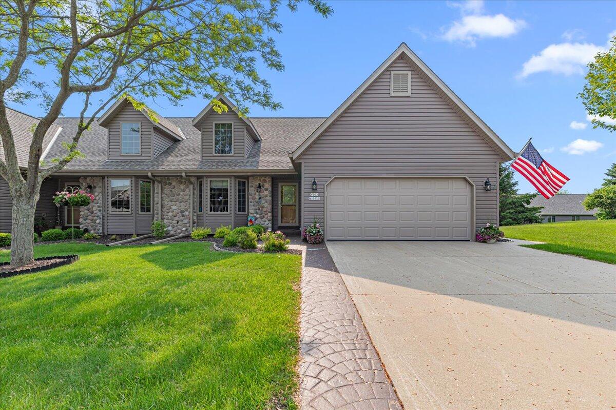 W203N16129 Pin Oak Cir