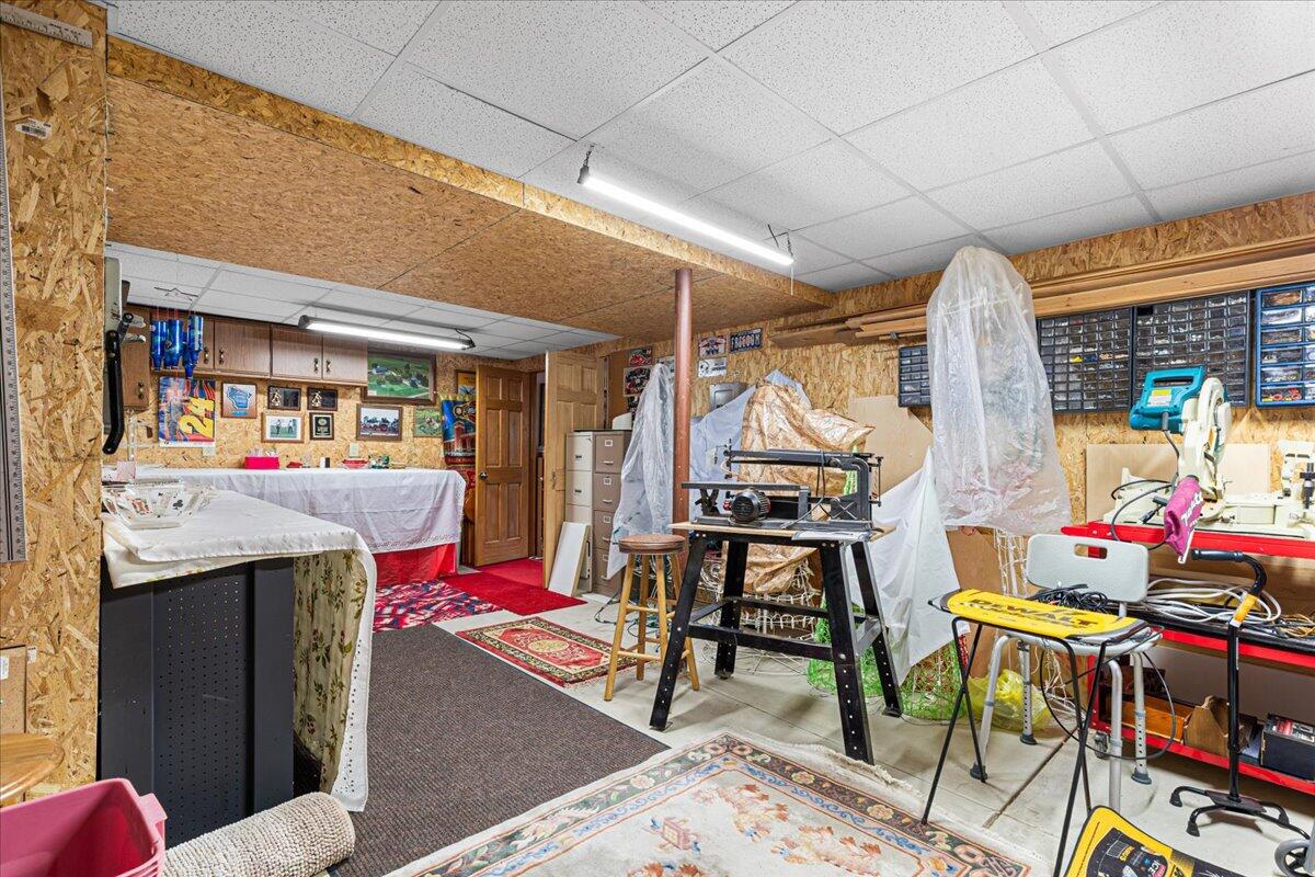 W203N16129 Pin Oak Cir