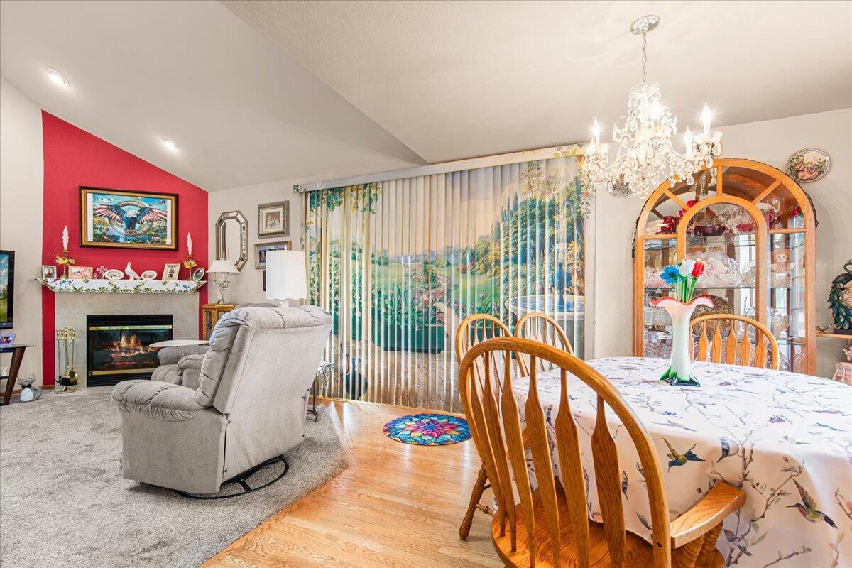 W203N16129 Pin Oak Cir