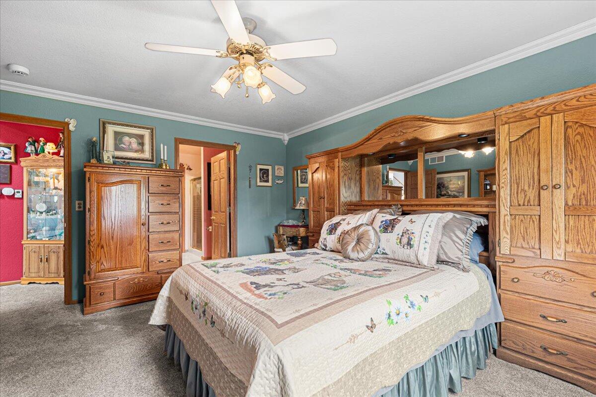 W203N16129 Pin Oak Cir