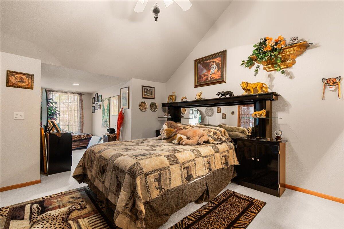 W203N16129 Pin Oak Cir