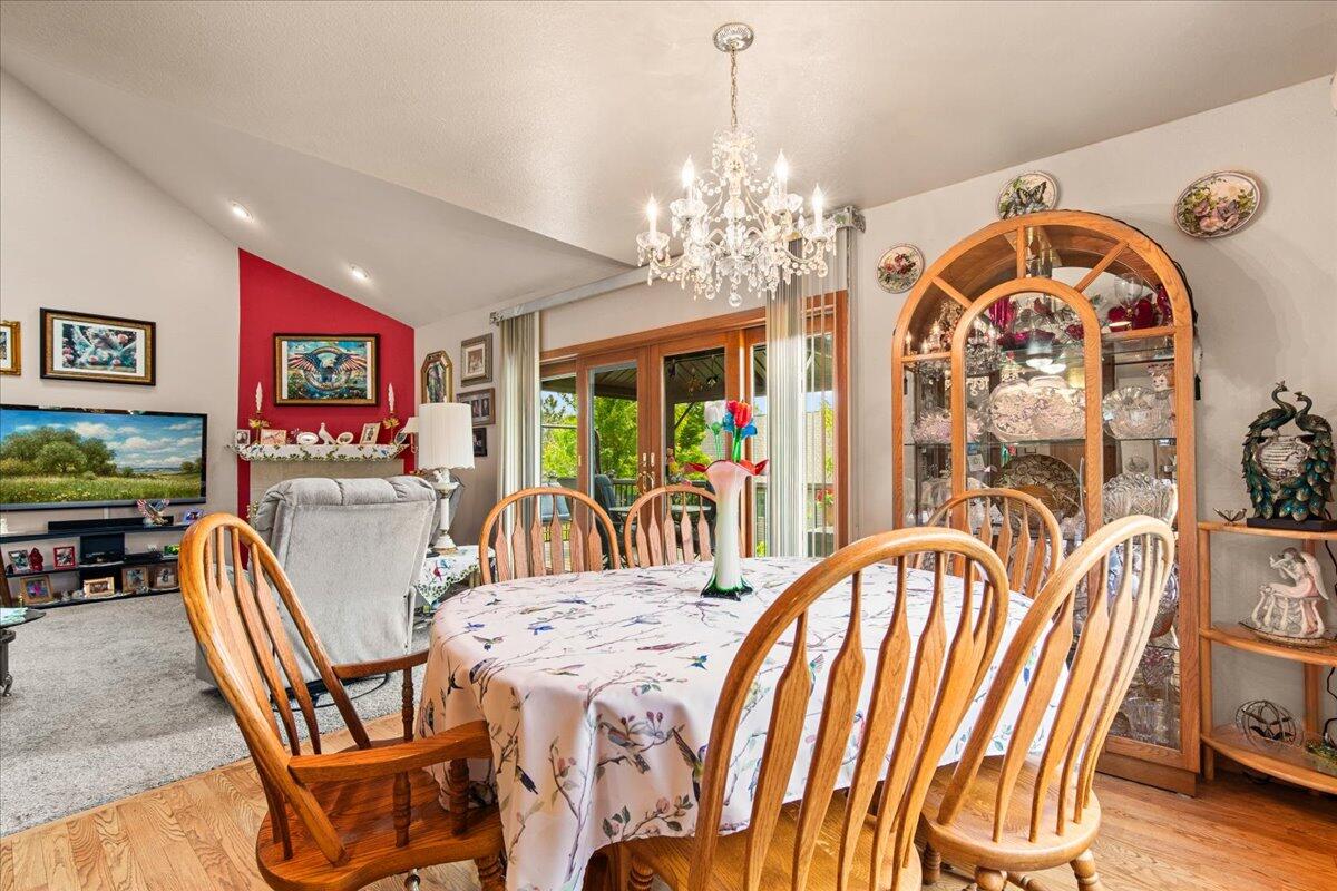 W203N16129 Pin Oak Cir