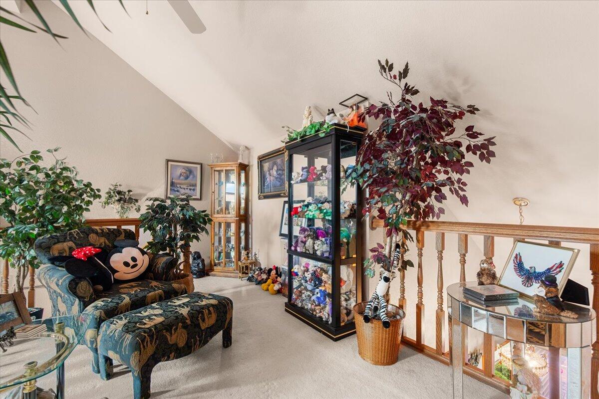 W203N16129 Pin Oak Cir