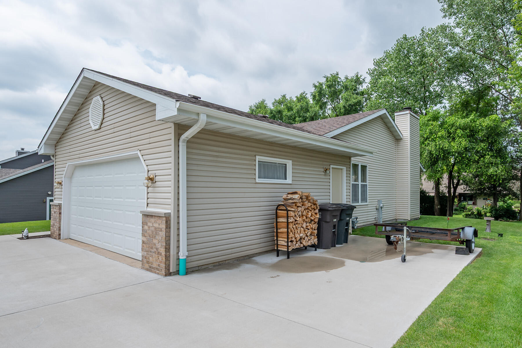 414 Red Coat Ct