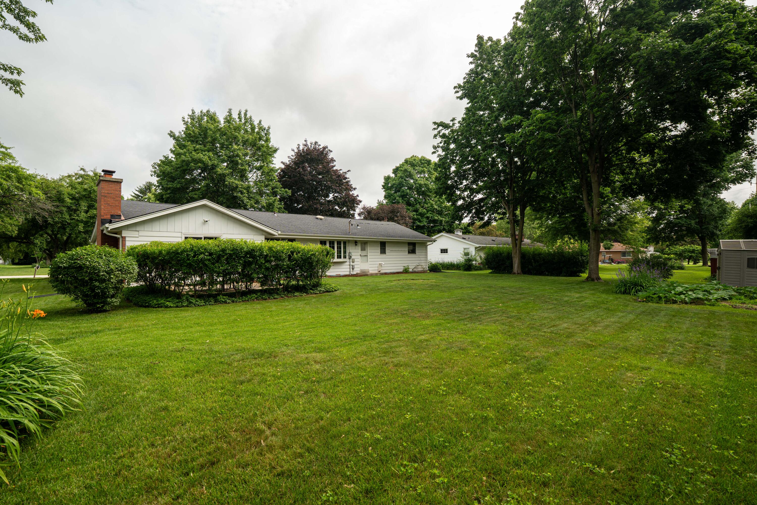 6239 W Carolann Dr
