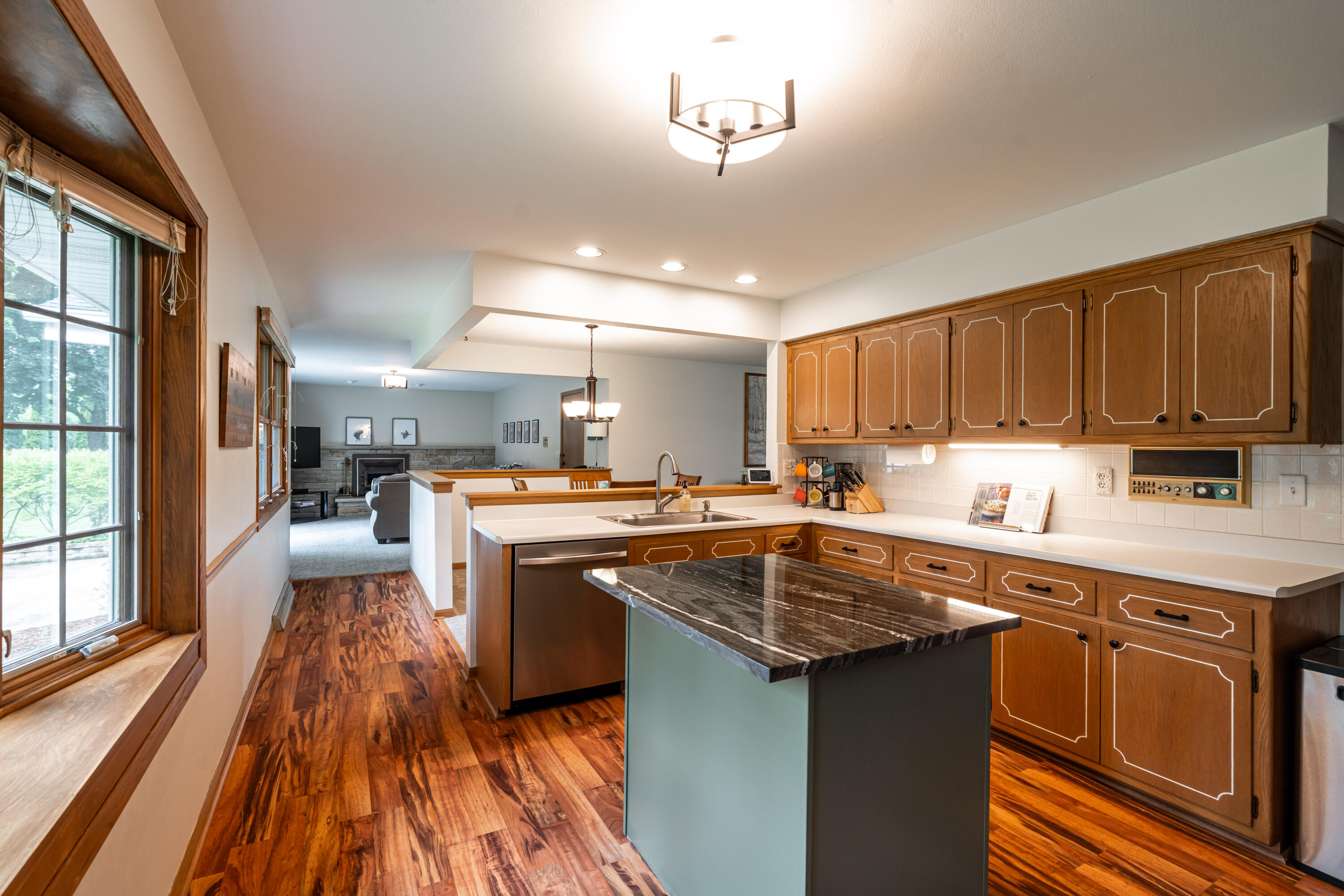 6239 W Carolann Dr