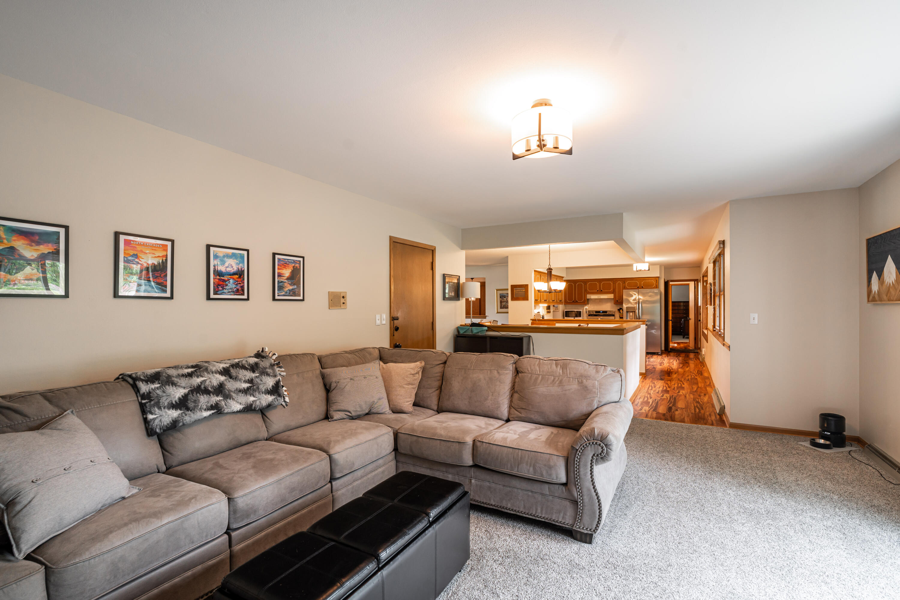 6239 W Carolann Dr