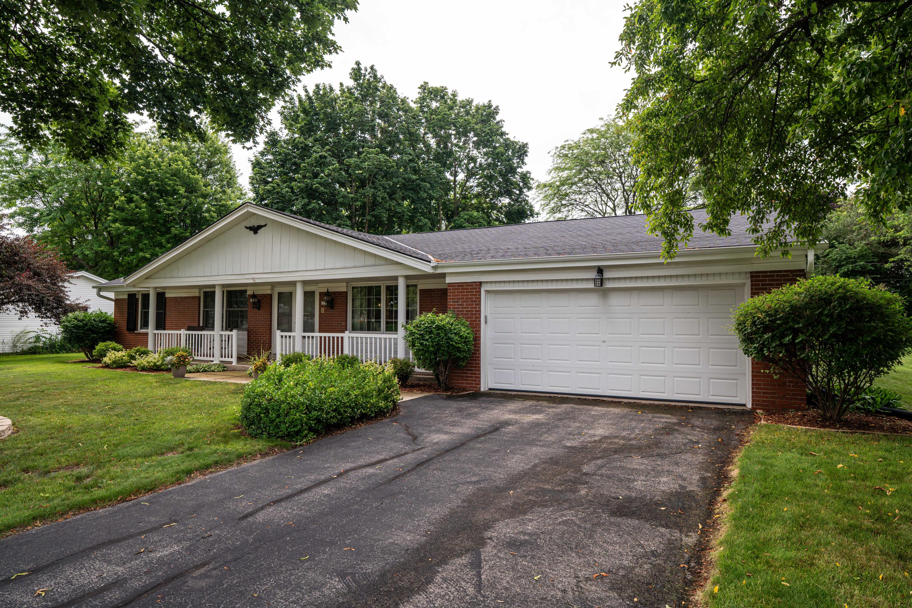 6239 W Carolann Dr