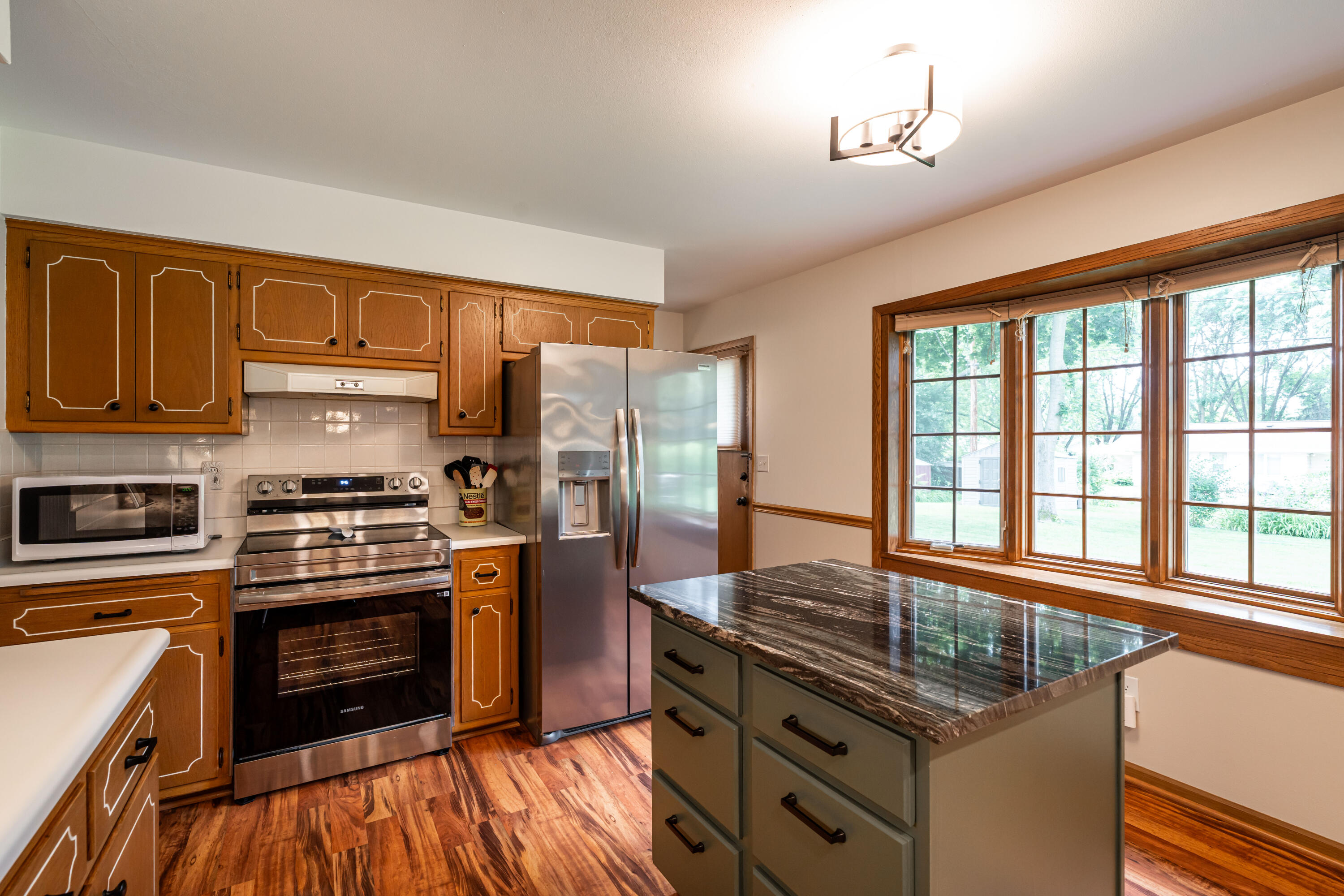 6239 W Carolann Dr