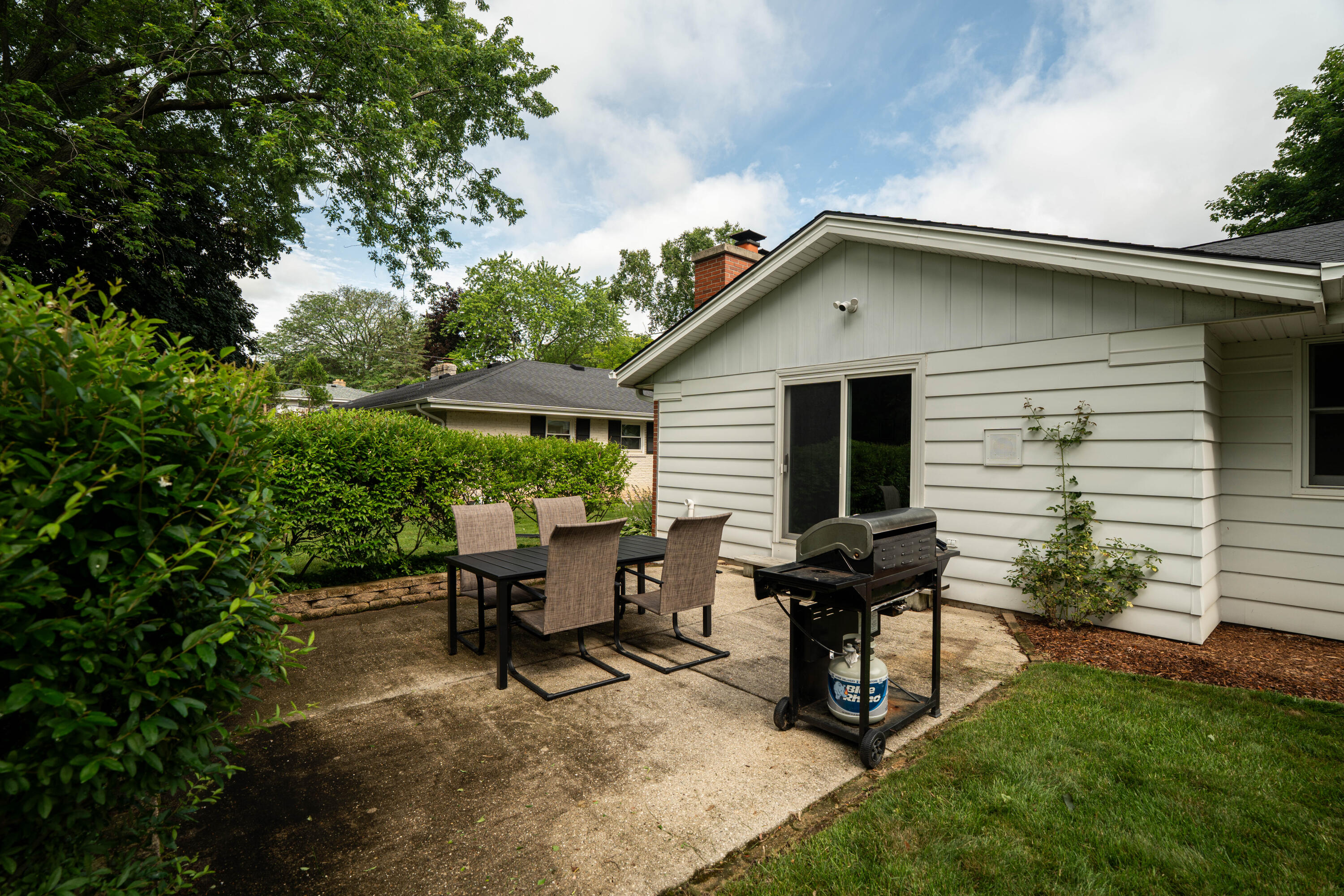 6239 W Carolann Dr