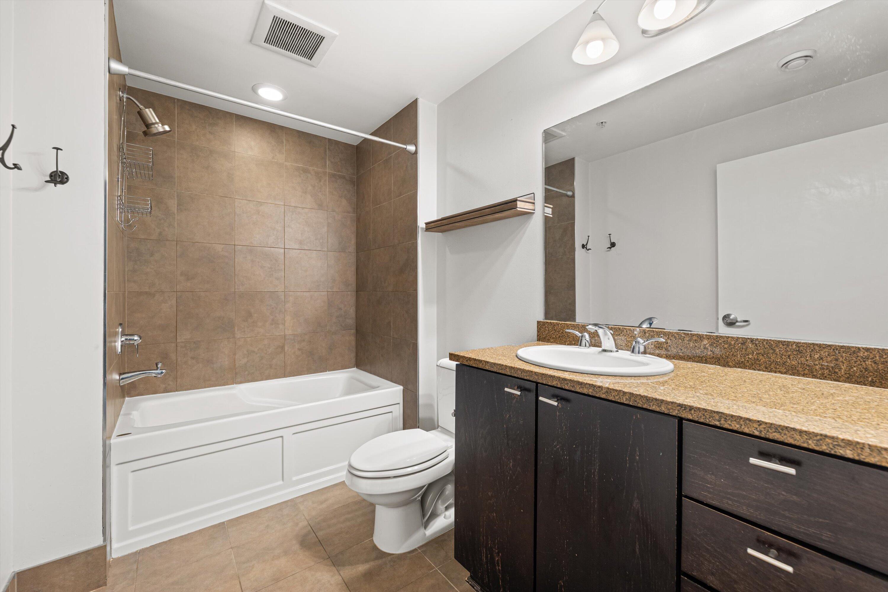 1902 N Commerce St Unit: 506