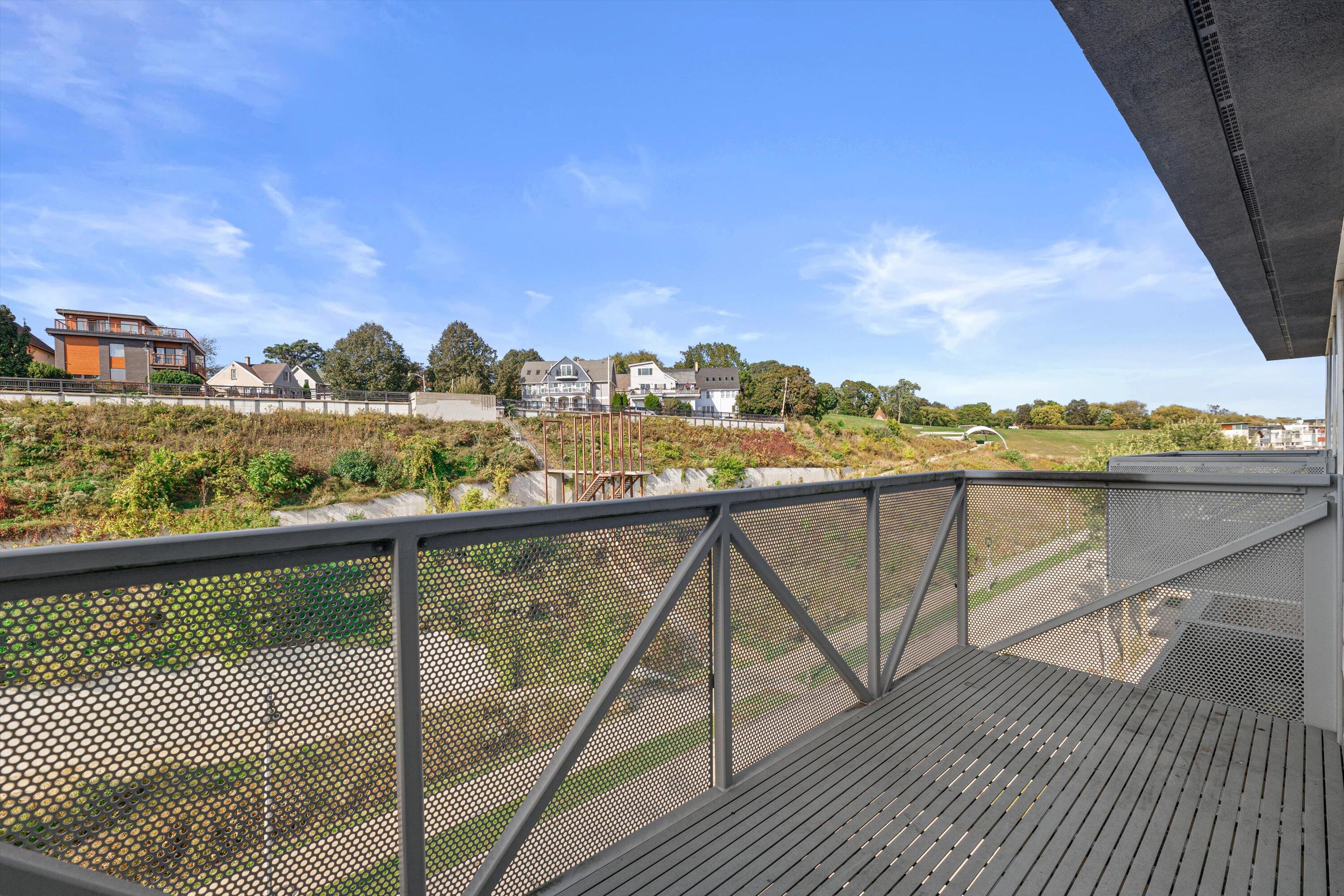 1902 N Commerce St Unit: 506