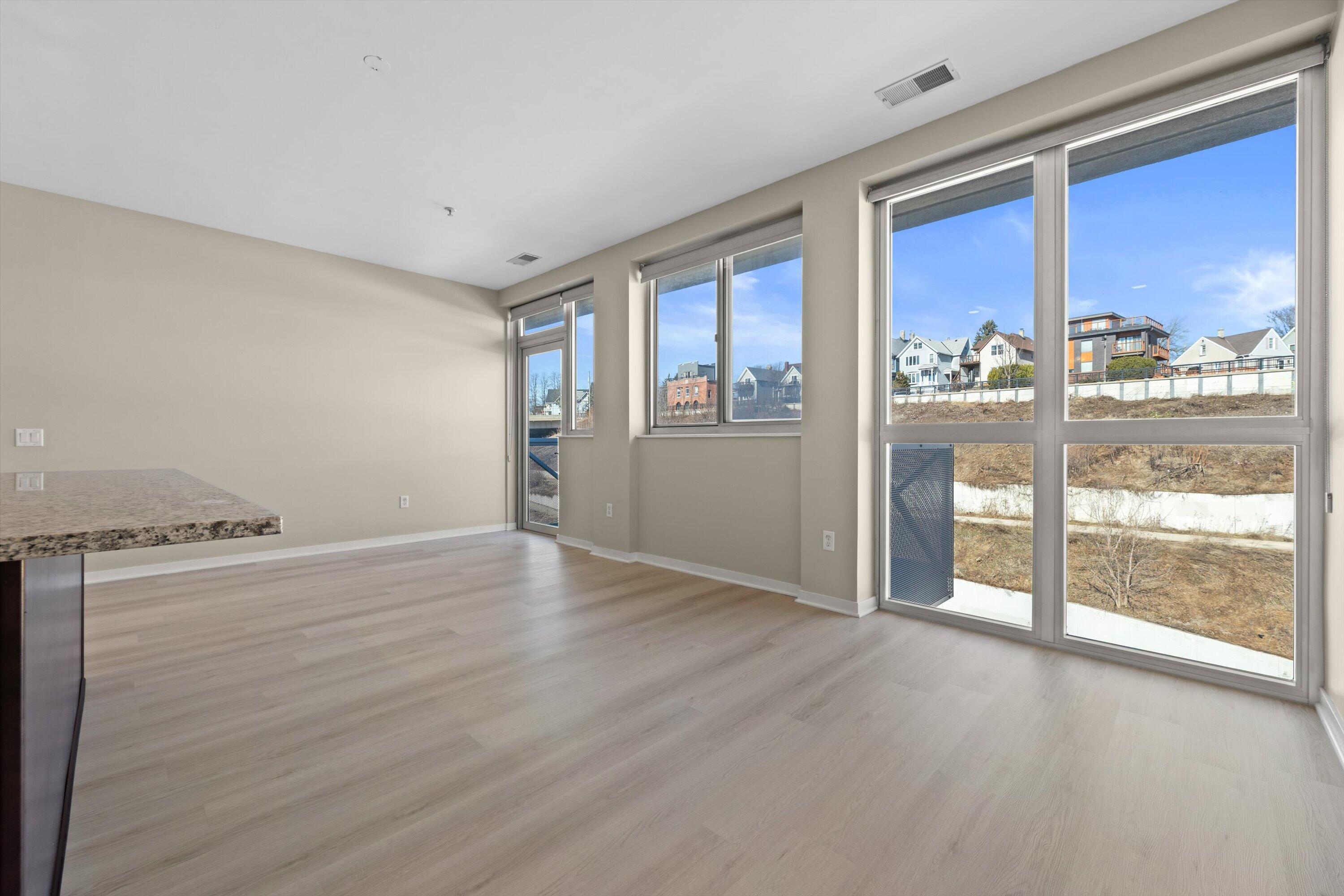 1902 N Commerce St Unit: 506