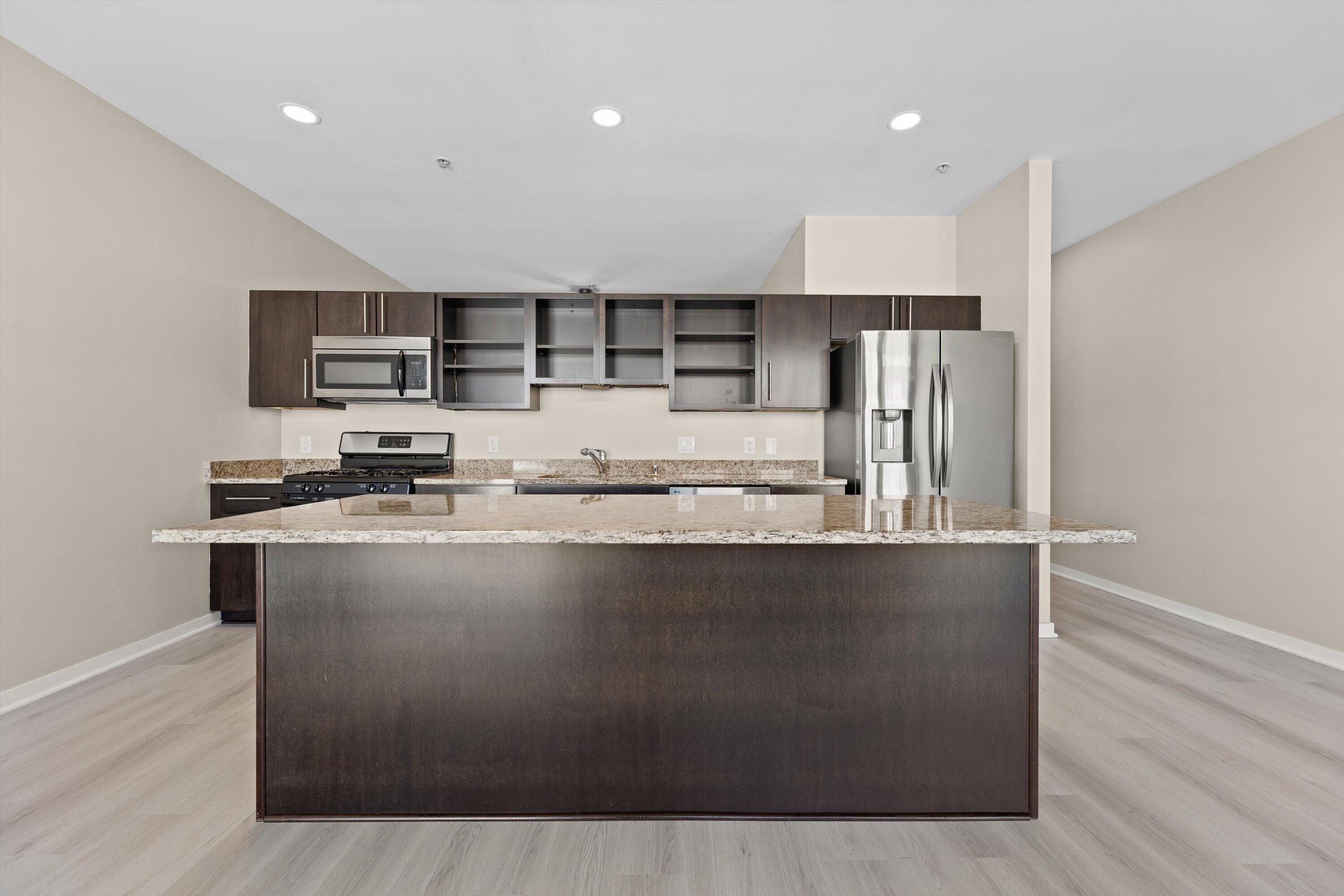 1902 N Commerce St Unit: 506