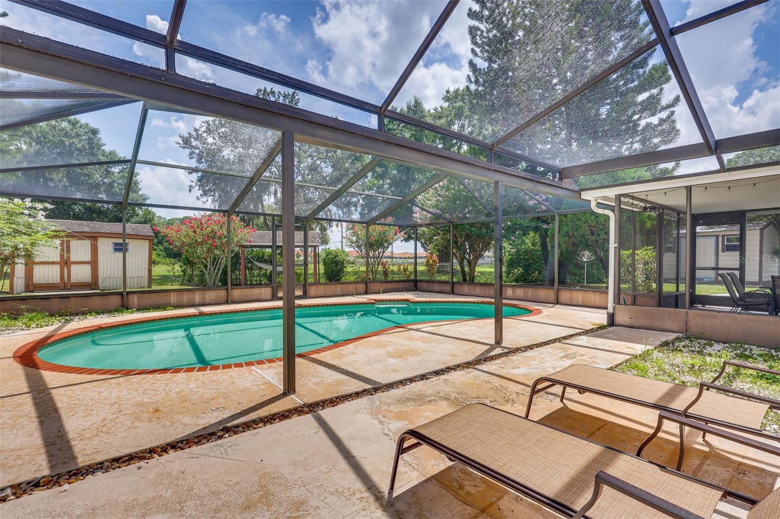 920 LAKEVIEW DR