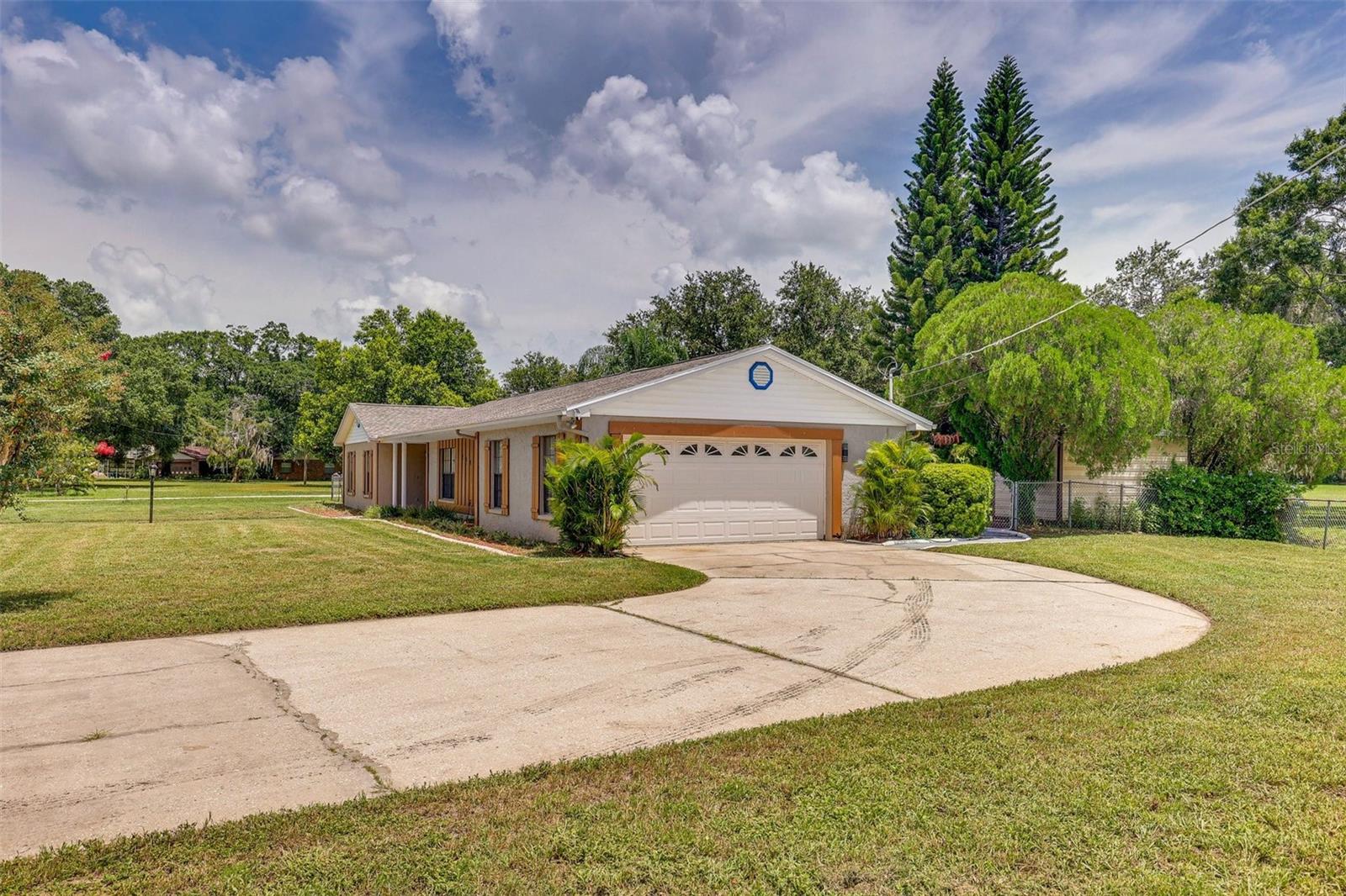 920 LAKEVIEW DR