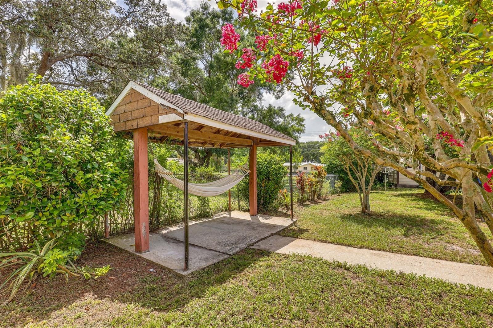 920 LAKEVIEW DR