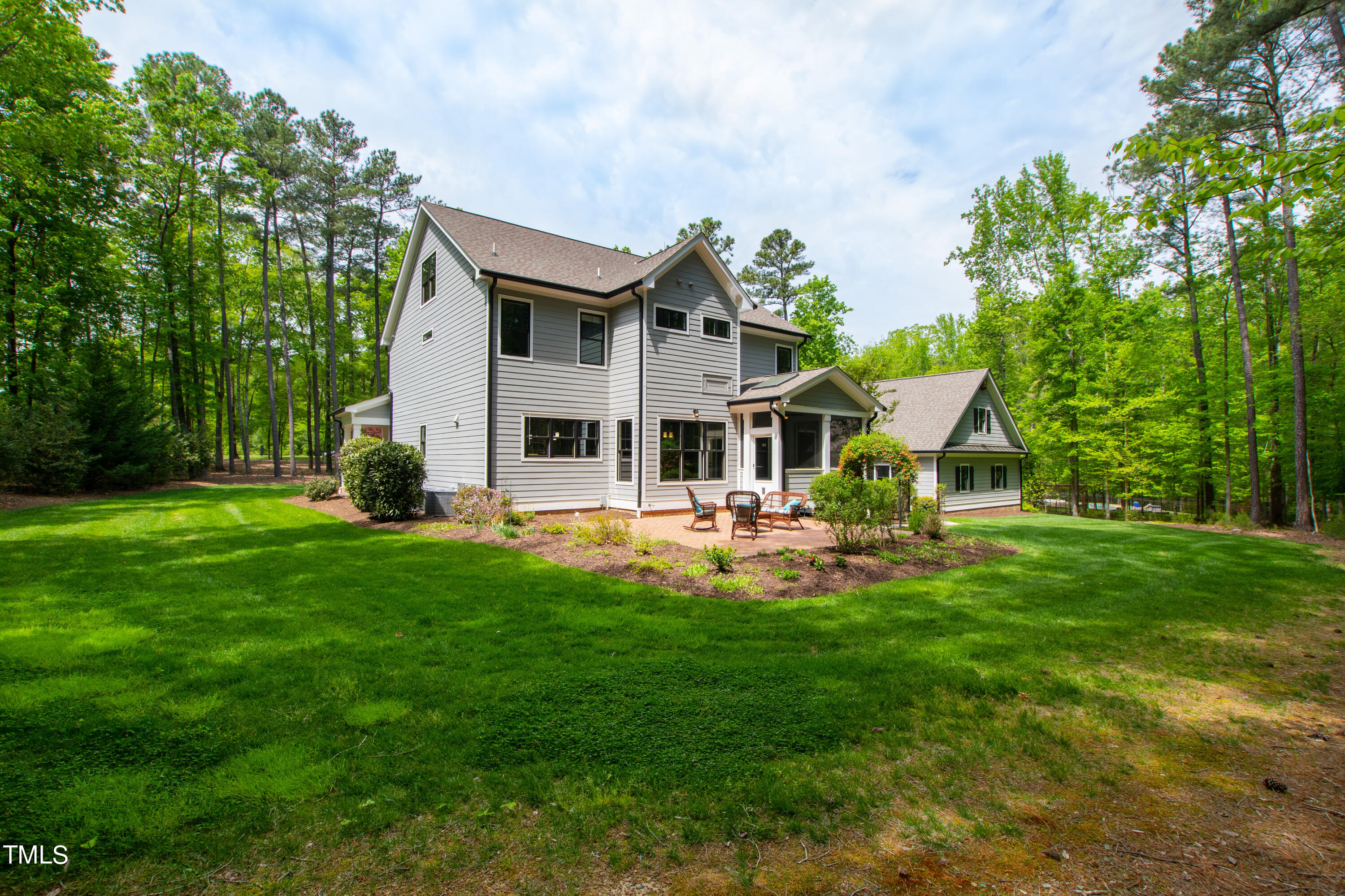 7112 Dumfries Lane