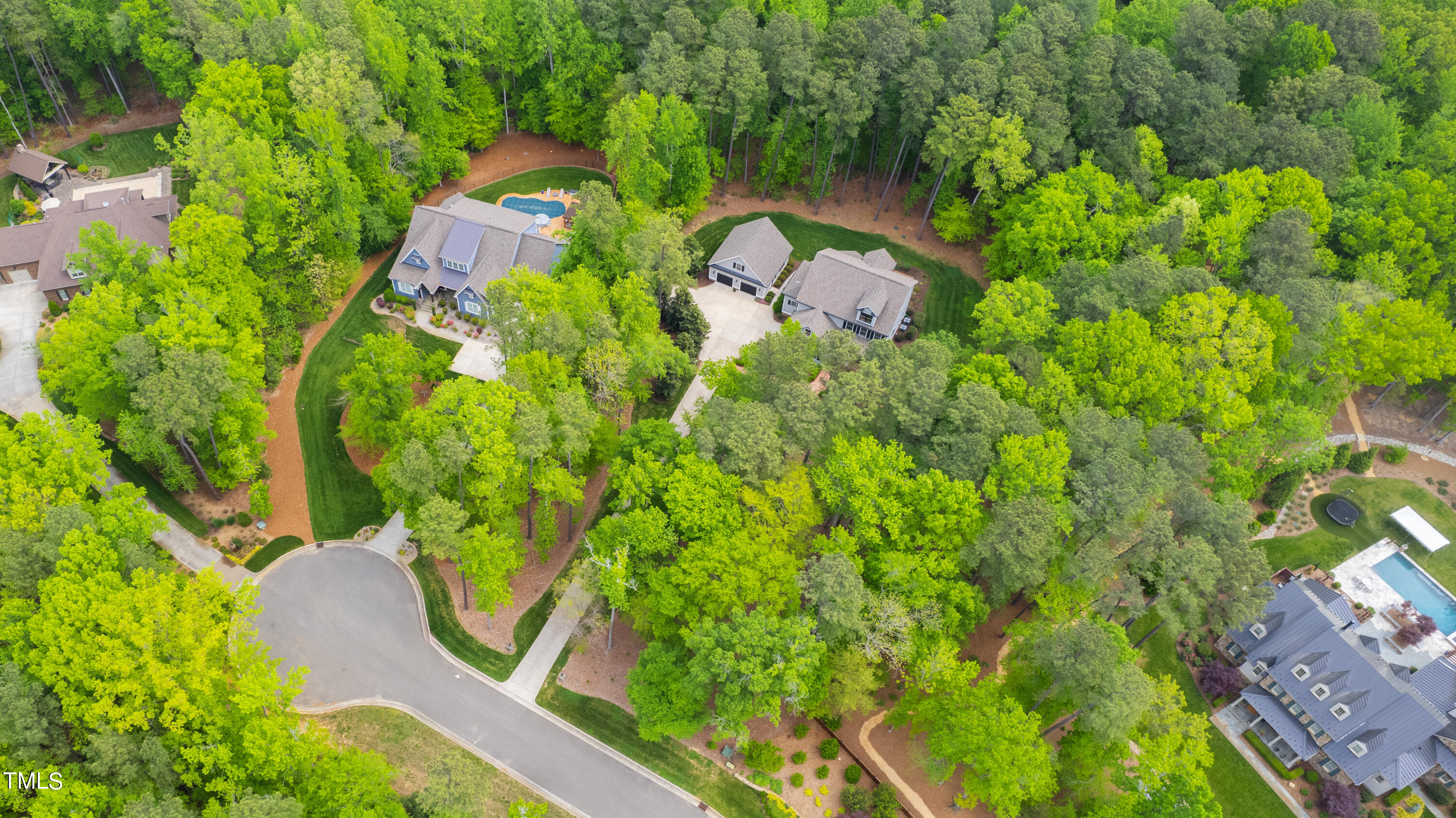 7112 Dumfries Lane