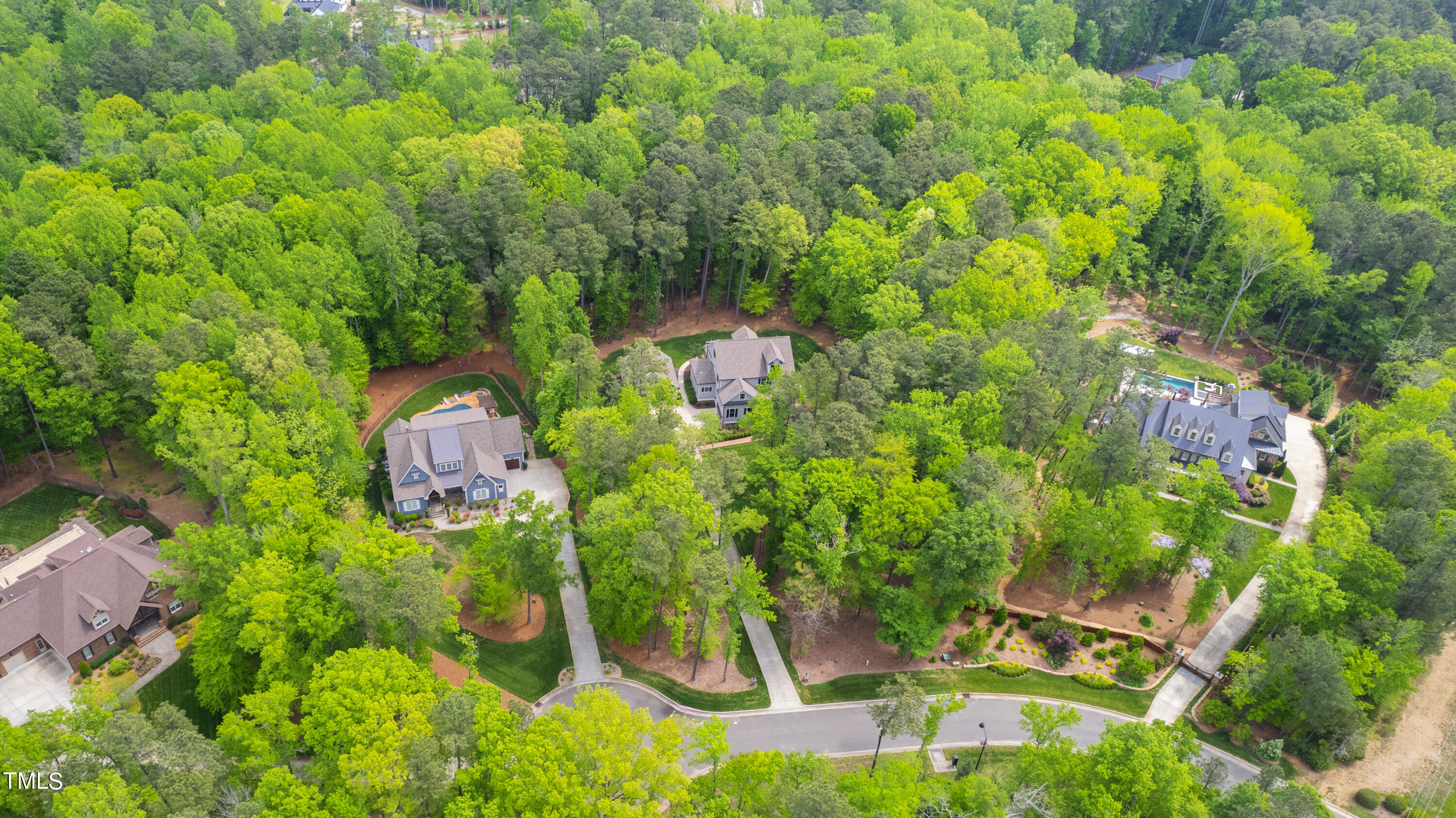 7112 Dumfries Lane