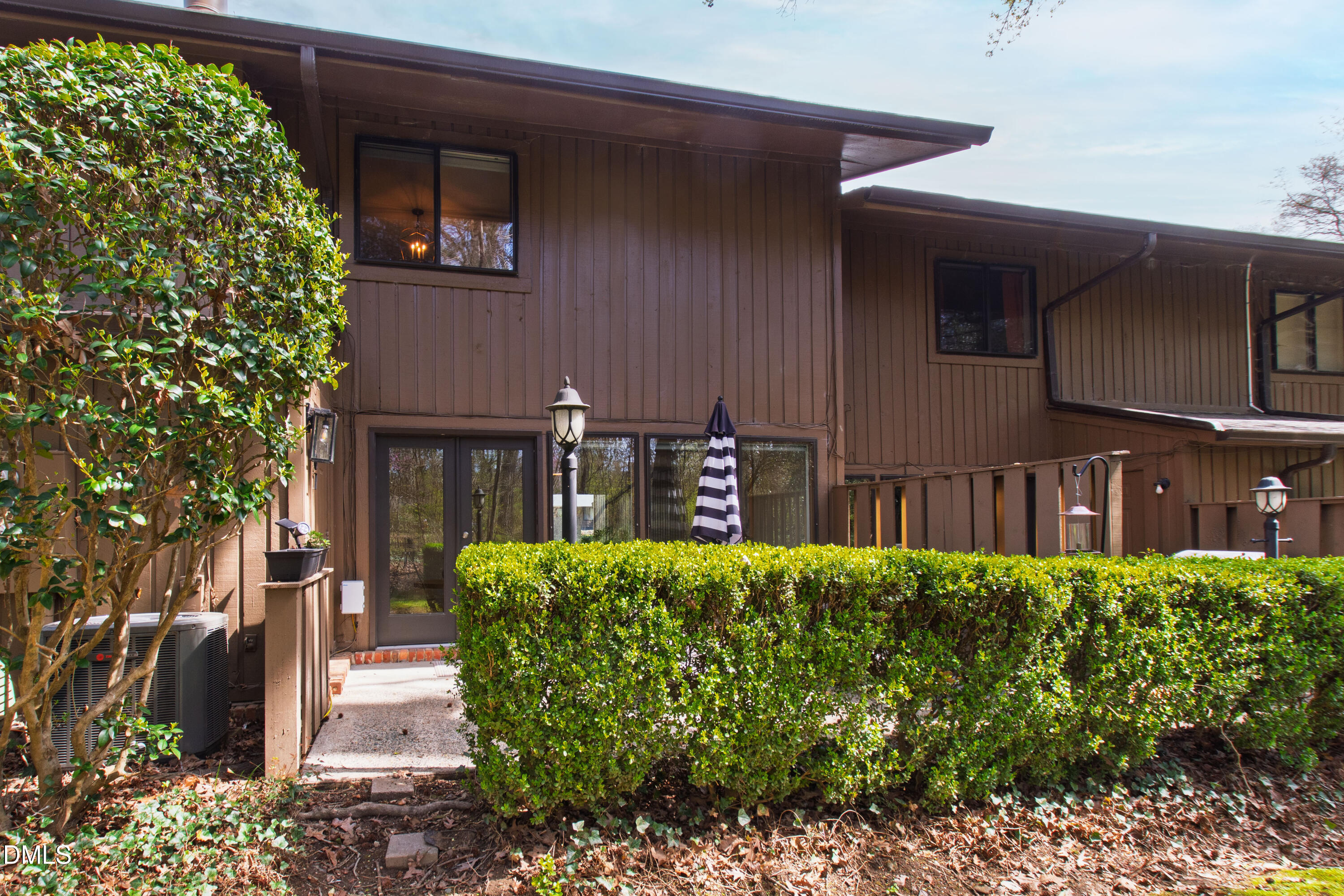 907 Oak Tree Drive