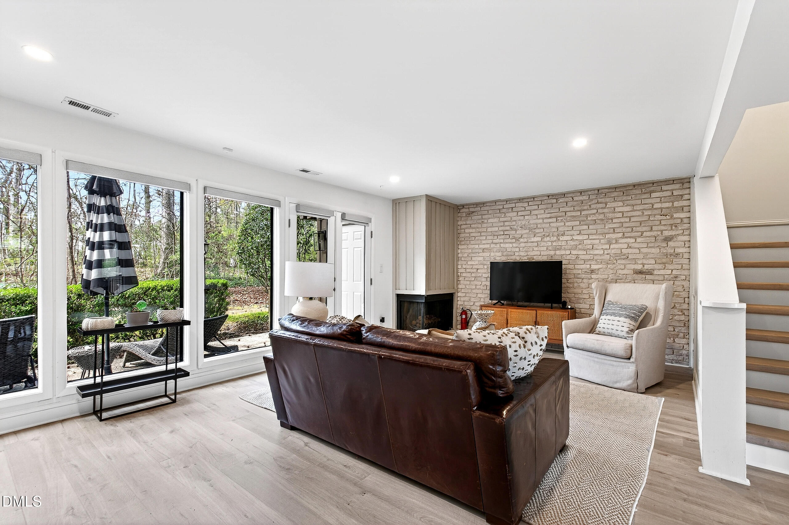 907 Oak Tree Drive