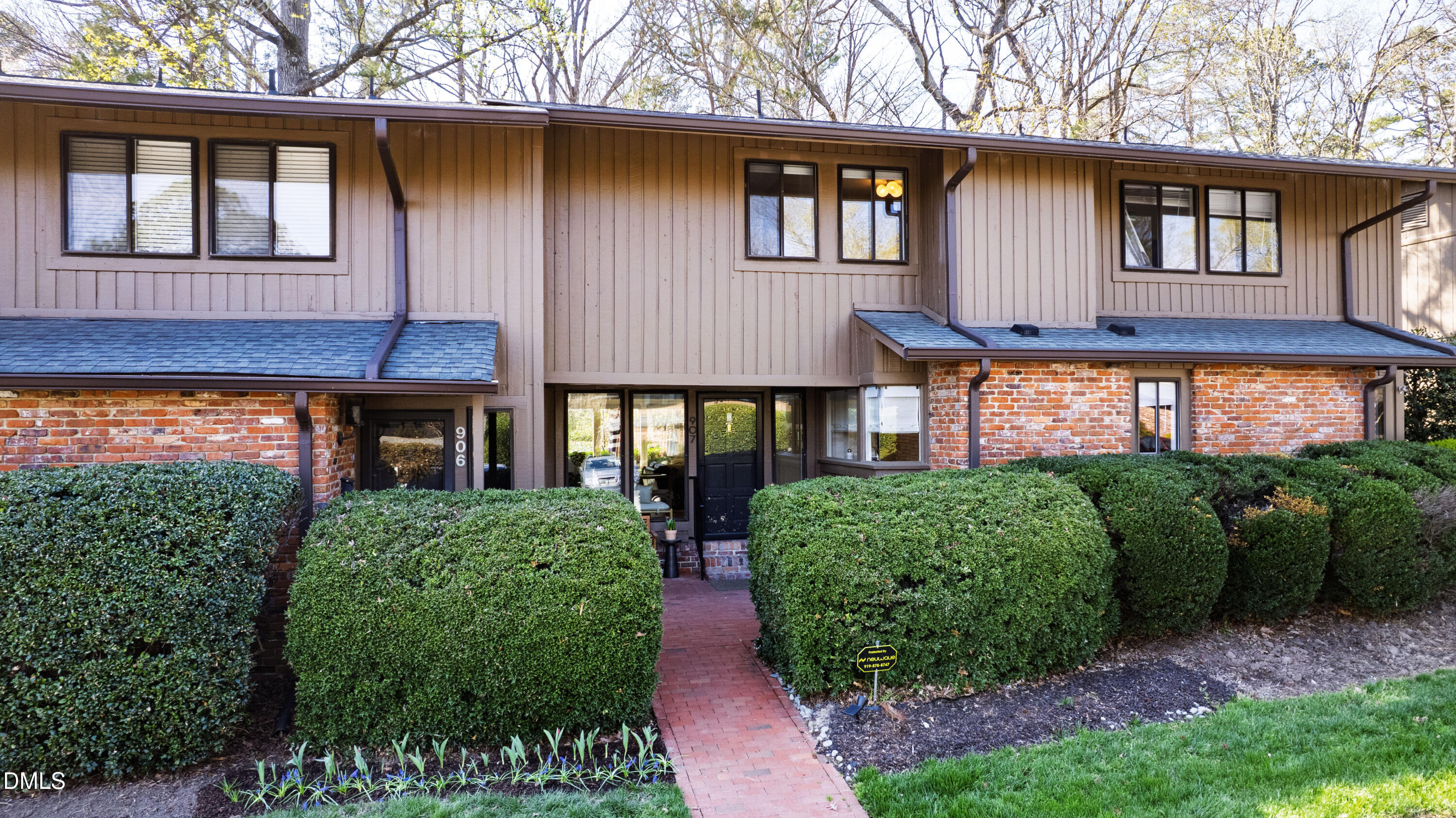 907 Oak Tree Drive