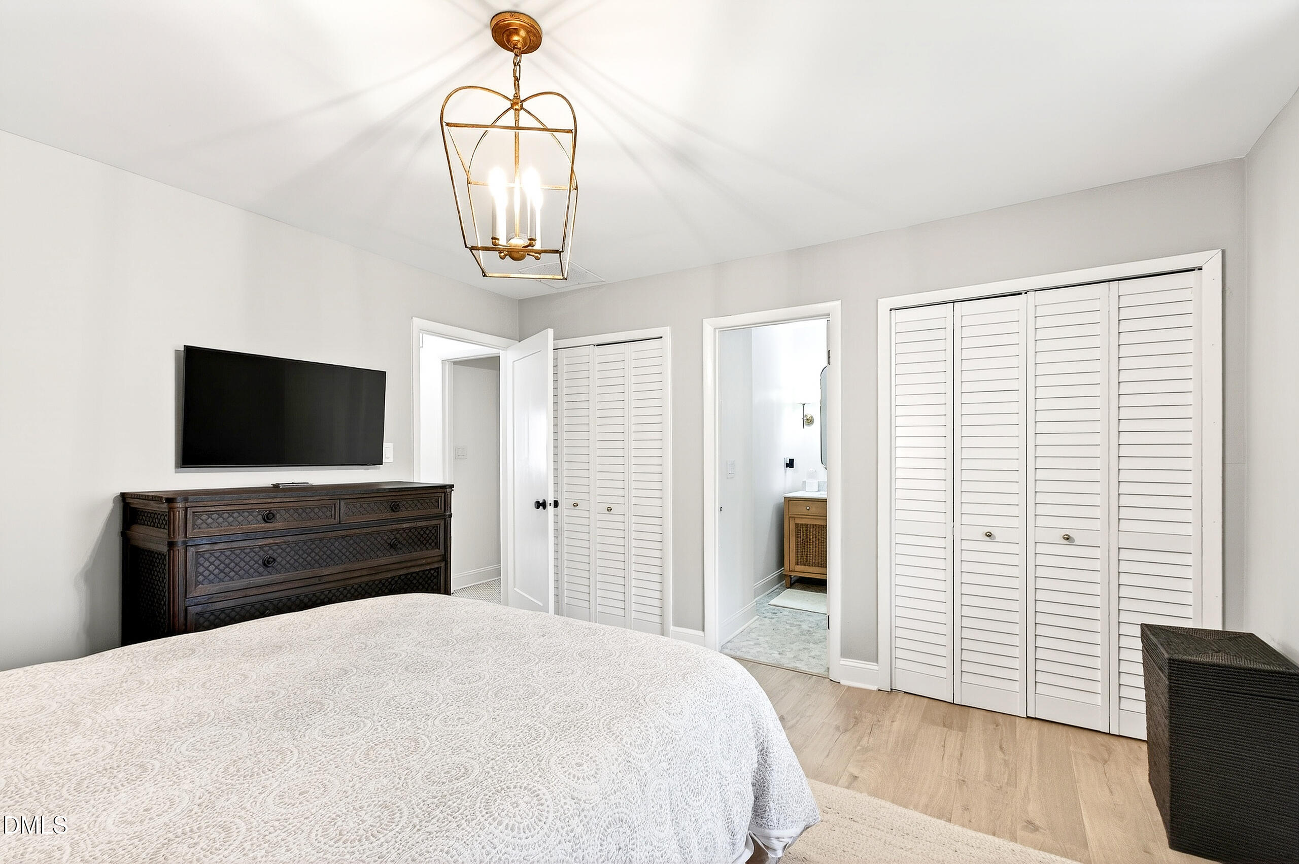 907 Oak Tree Drive
